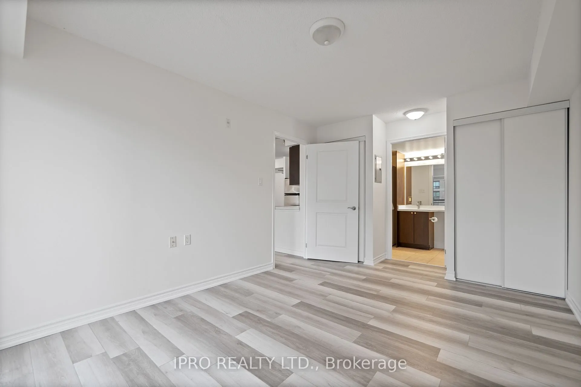 872 Sheppard Avenue W, #213