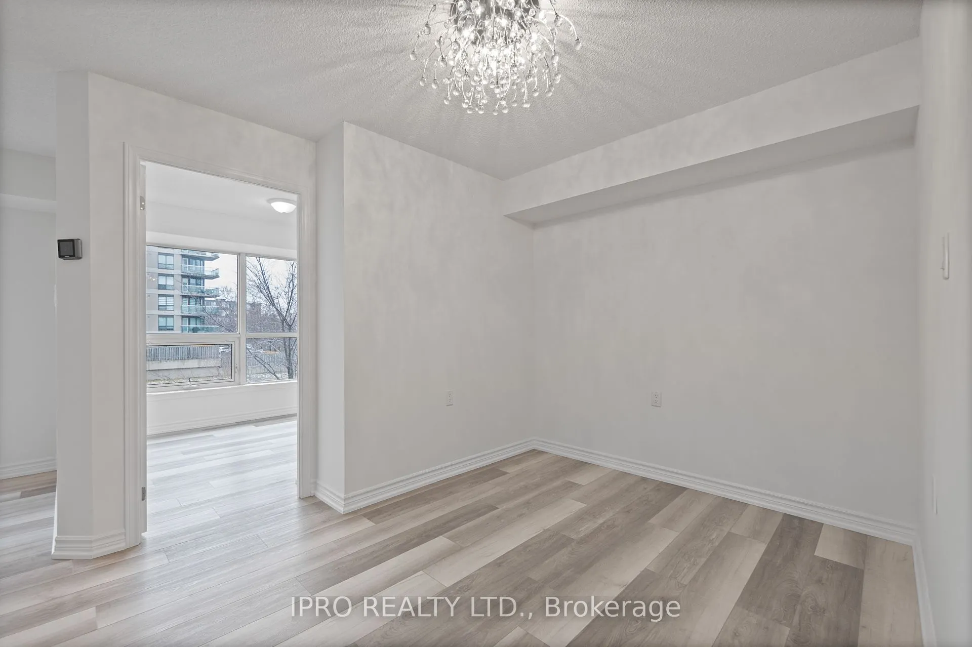 872 Sheppard Avenue W, #213