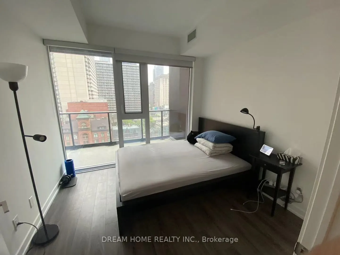 20 Edward Street, #824