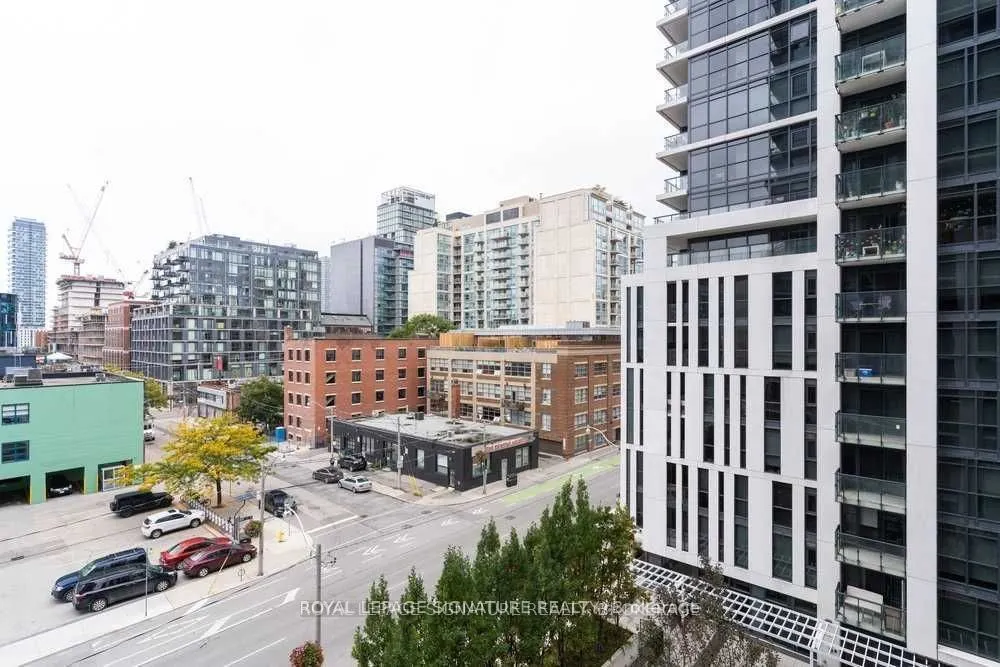 460 Adelaide Street E, #725