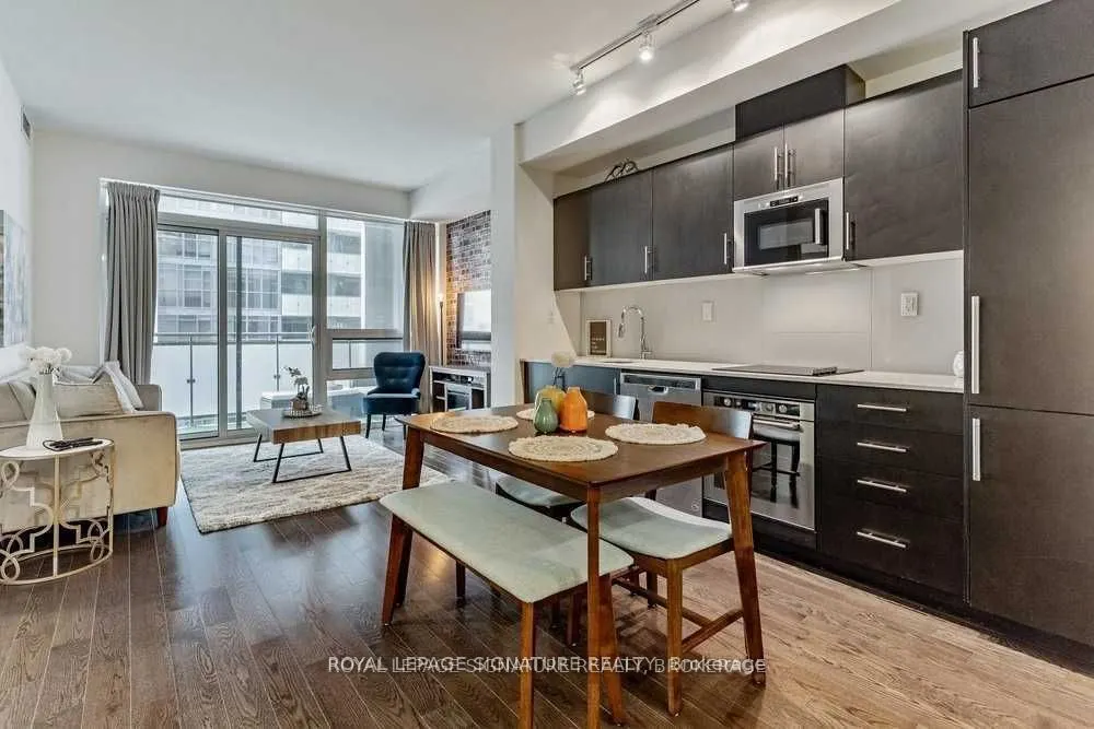 460 Adelaide Street E, #725
