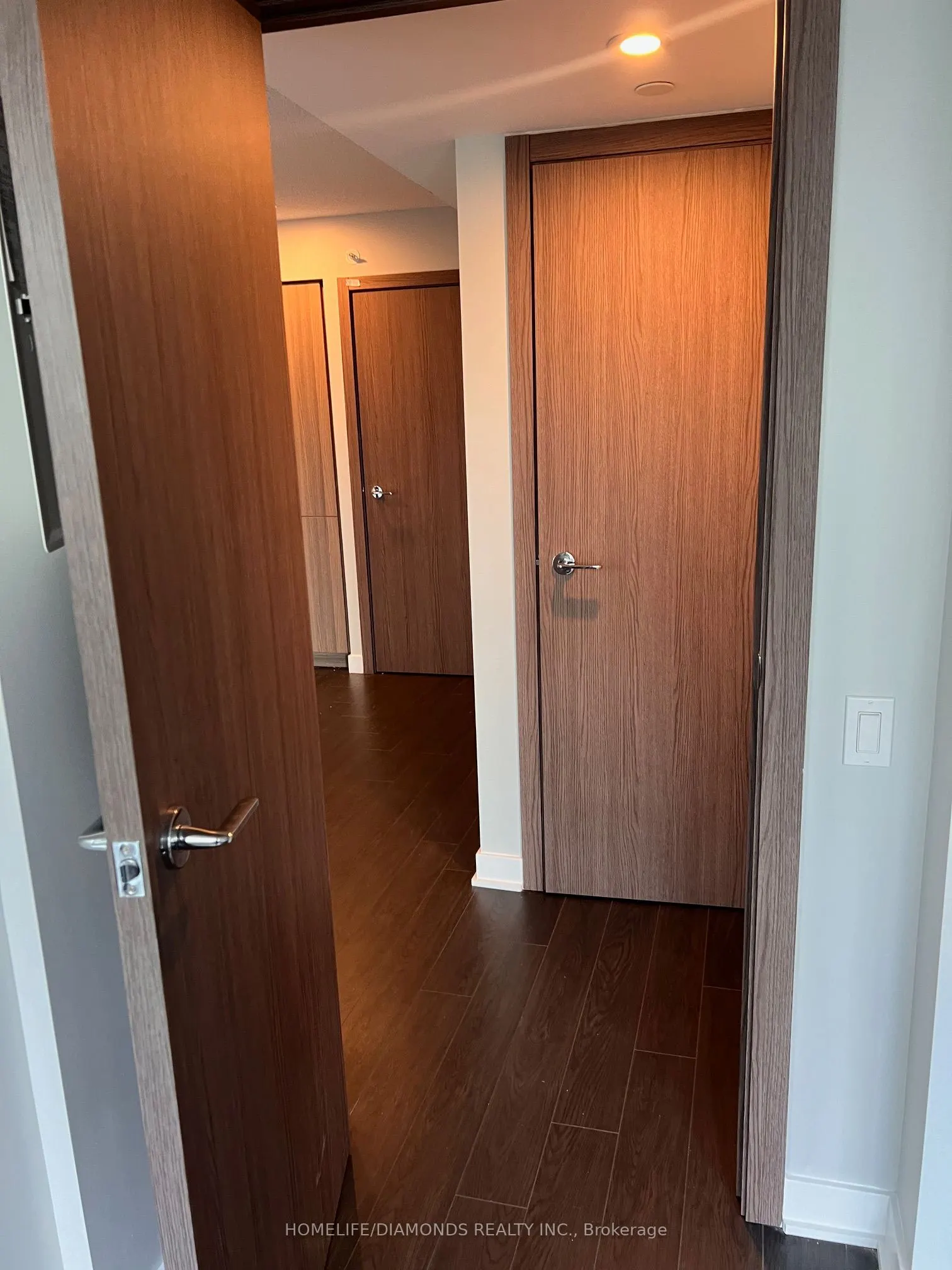 19 BATHURST Street, #816