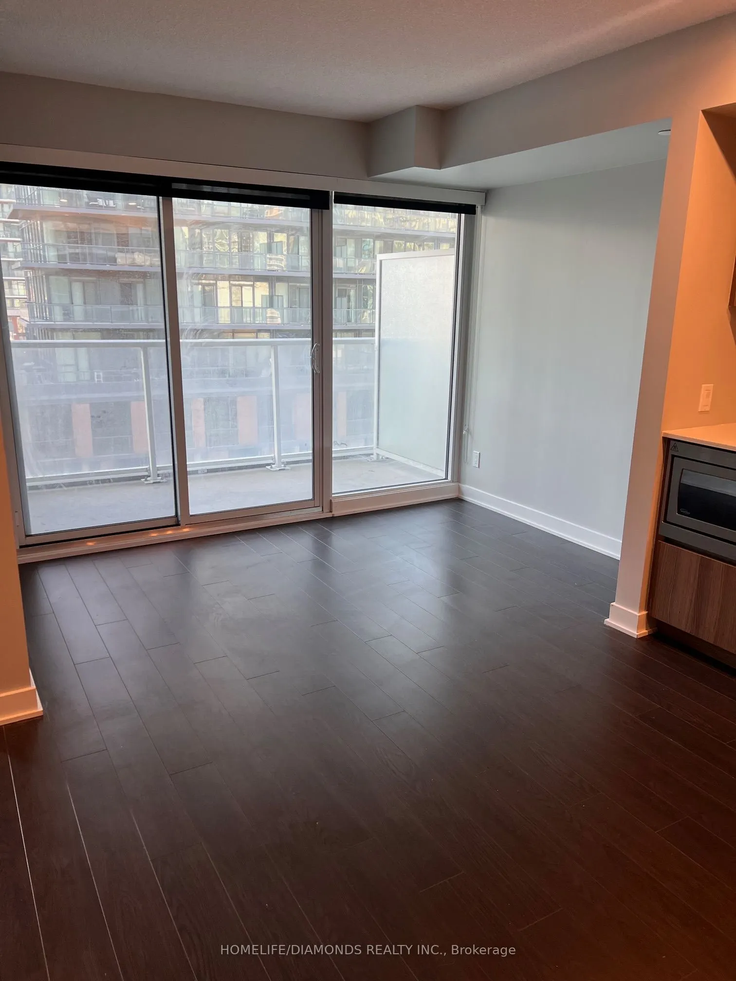 19 BATHURST Street, #816