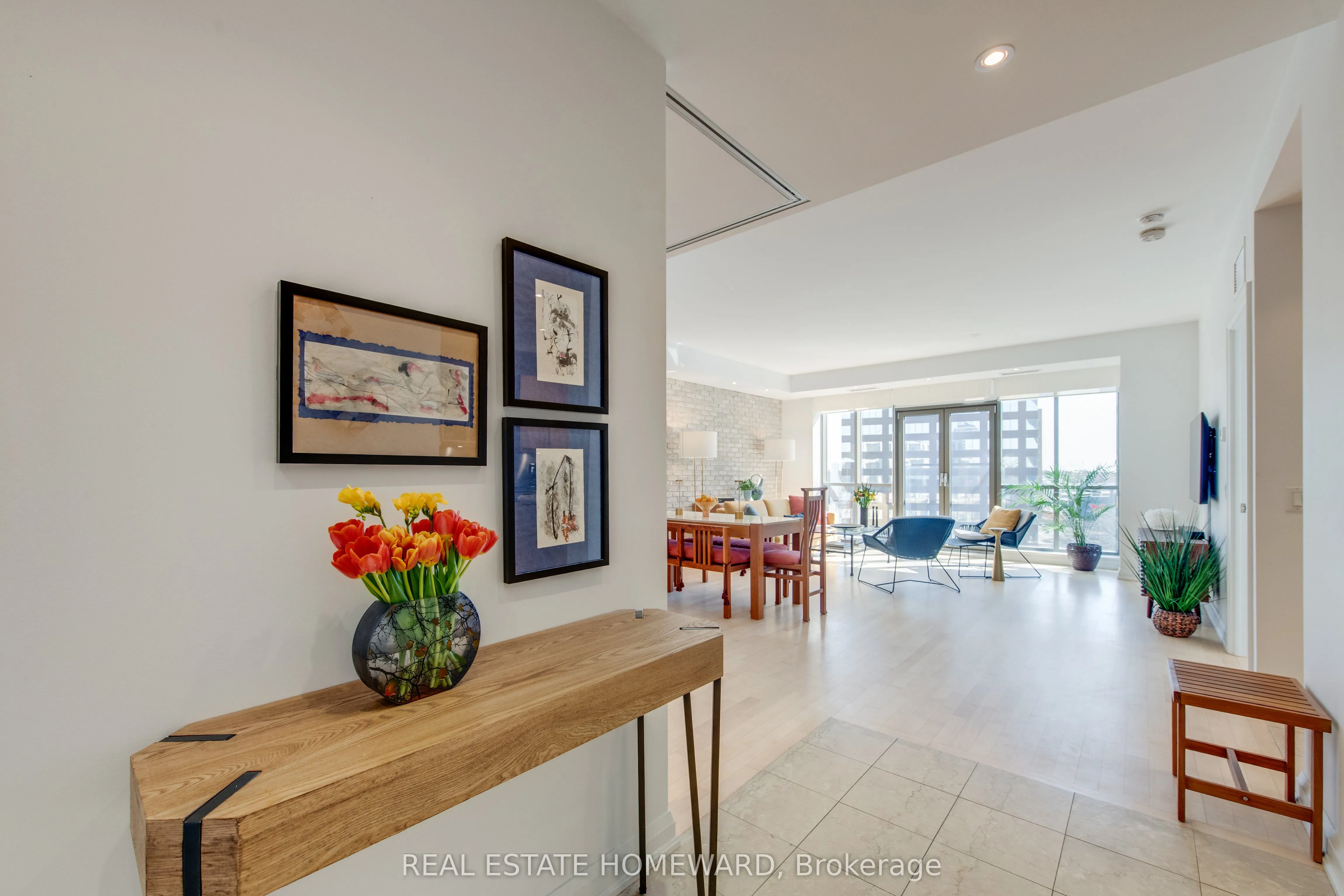 3 Mcalpine Street E, #705
