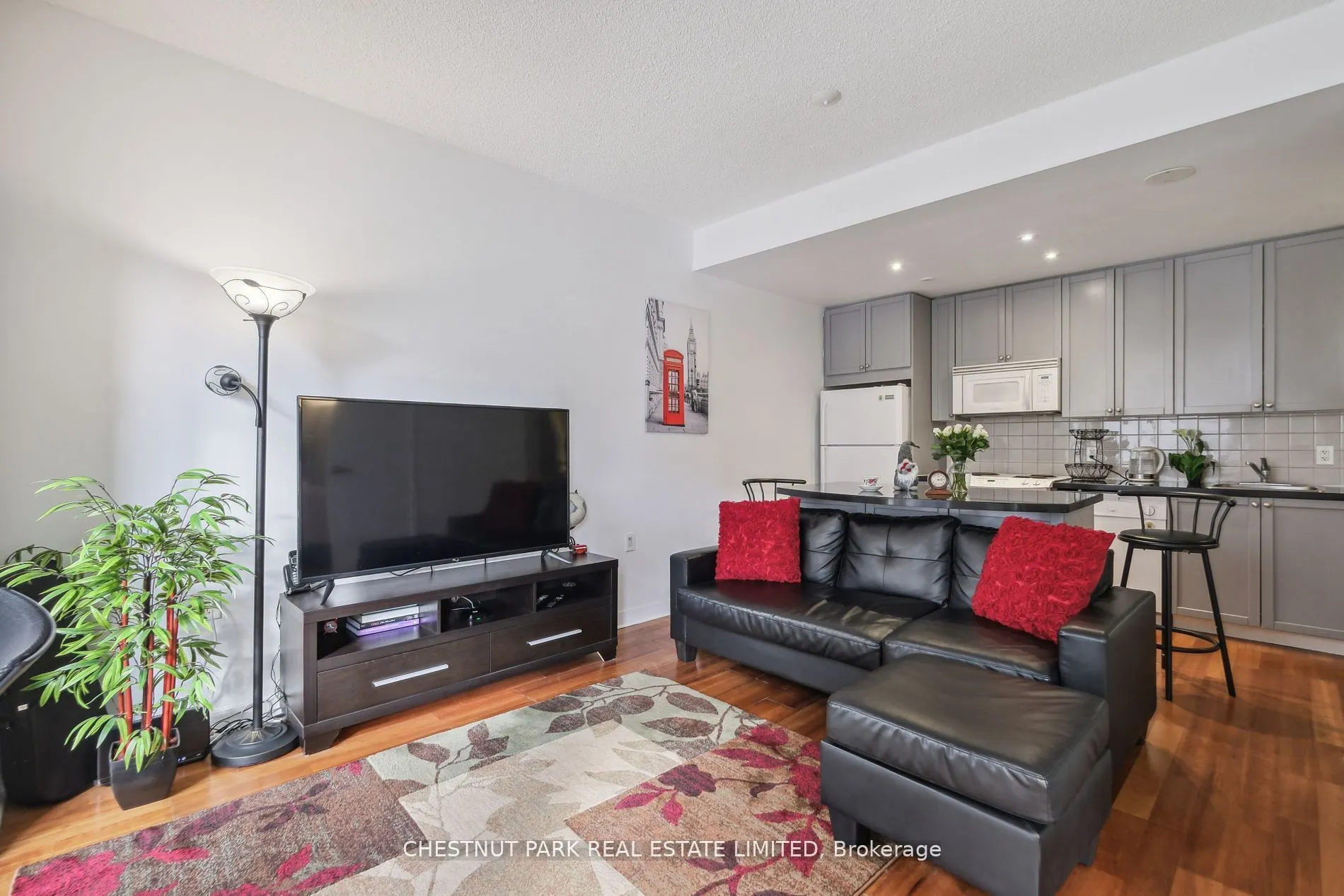 85 Bloor Street E, #1014