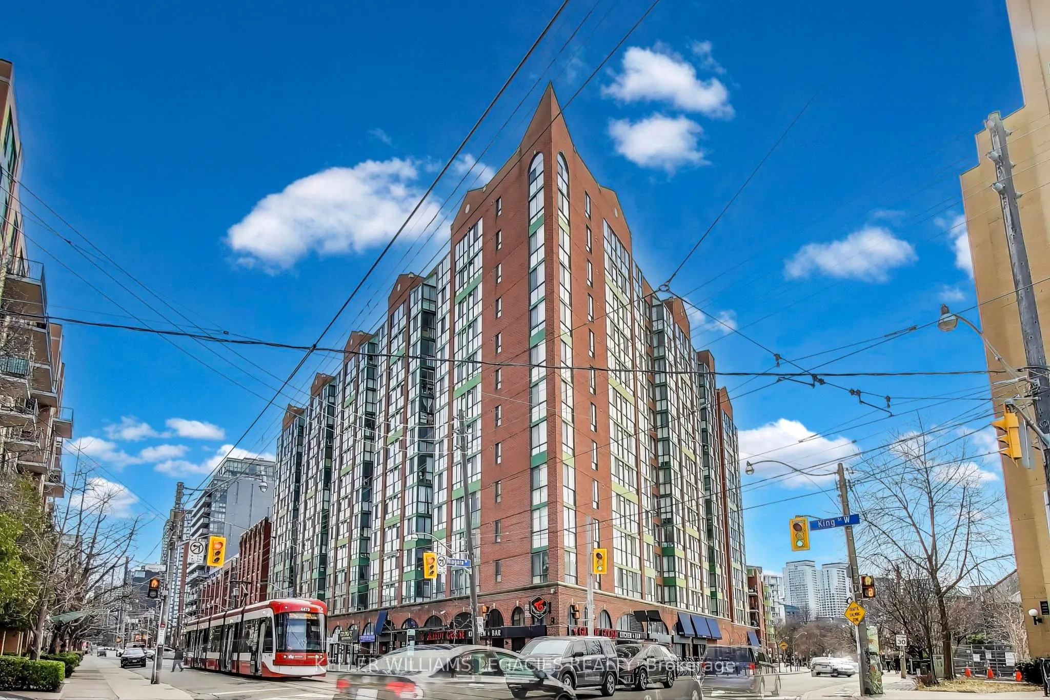 801 King Street W, #907