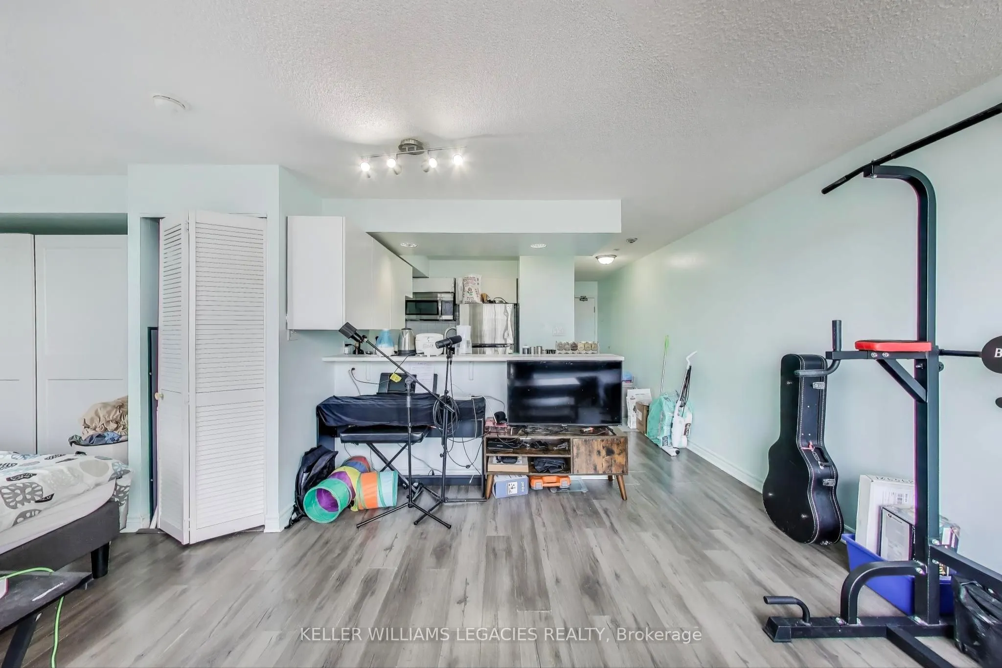 801 King Street W, #907