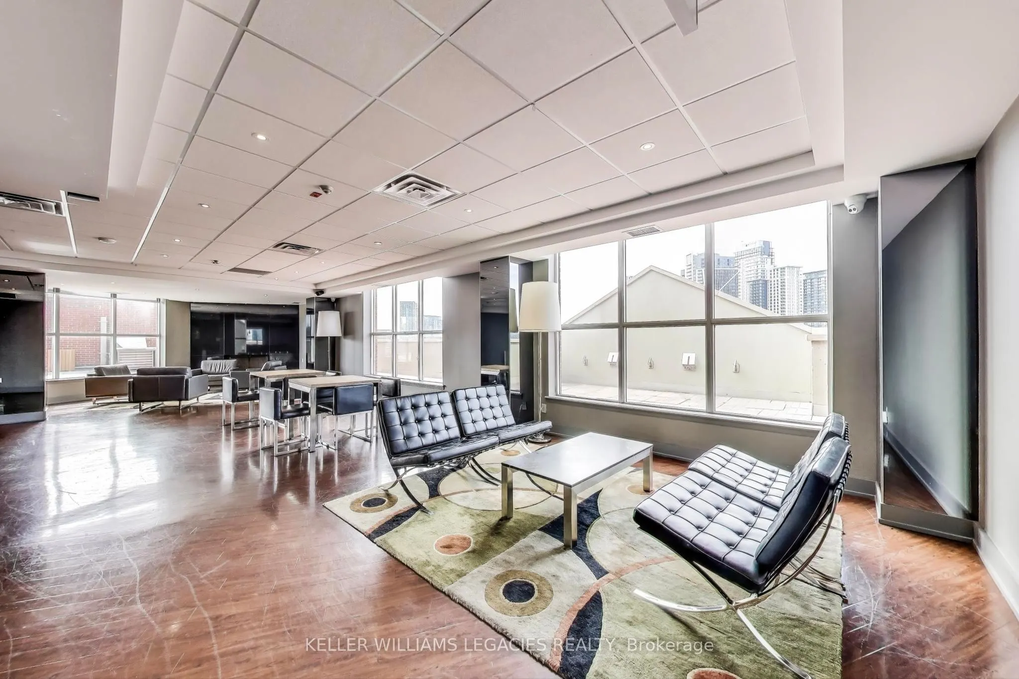 801 King Street W, #907