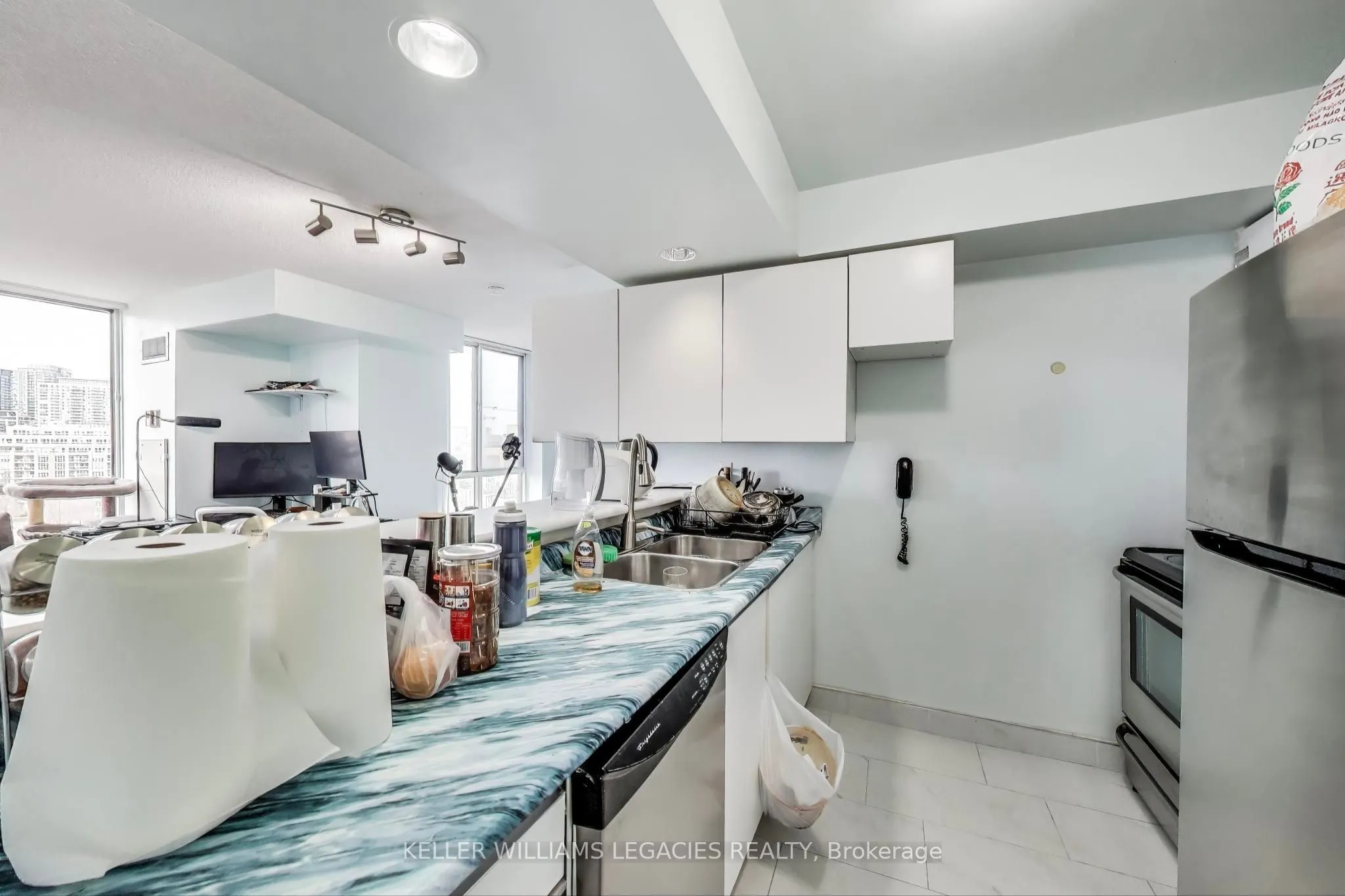801 King Street W, #907