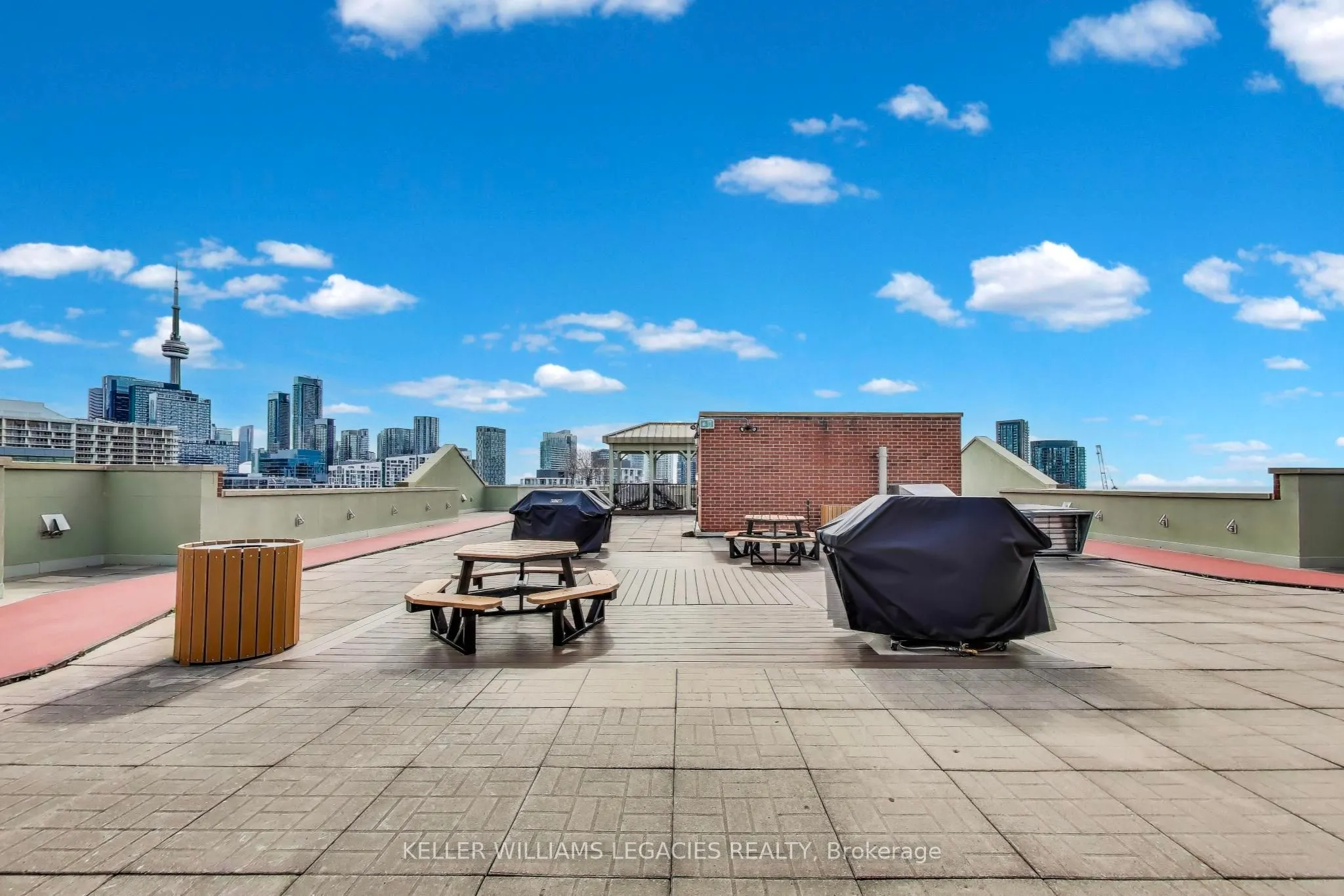 801 King Street W, #907