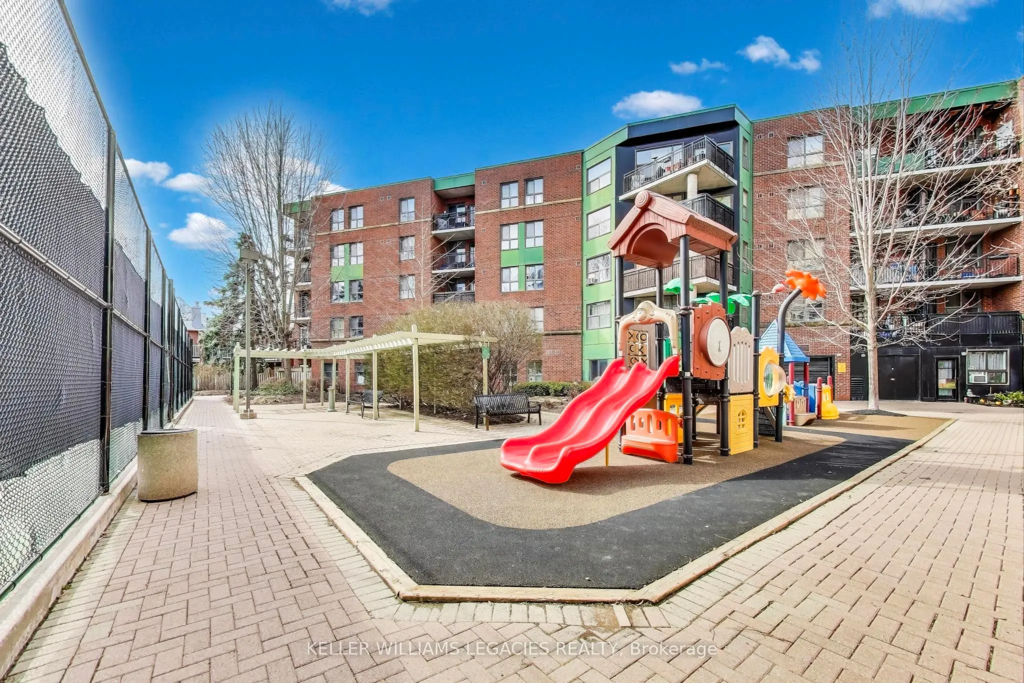801 King Street W, #907