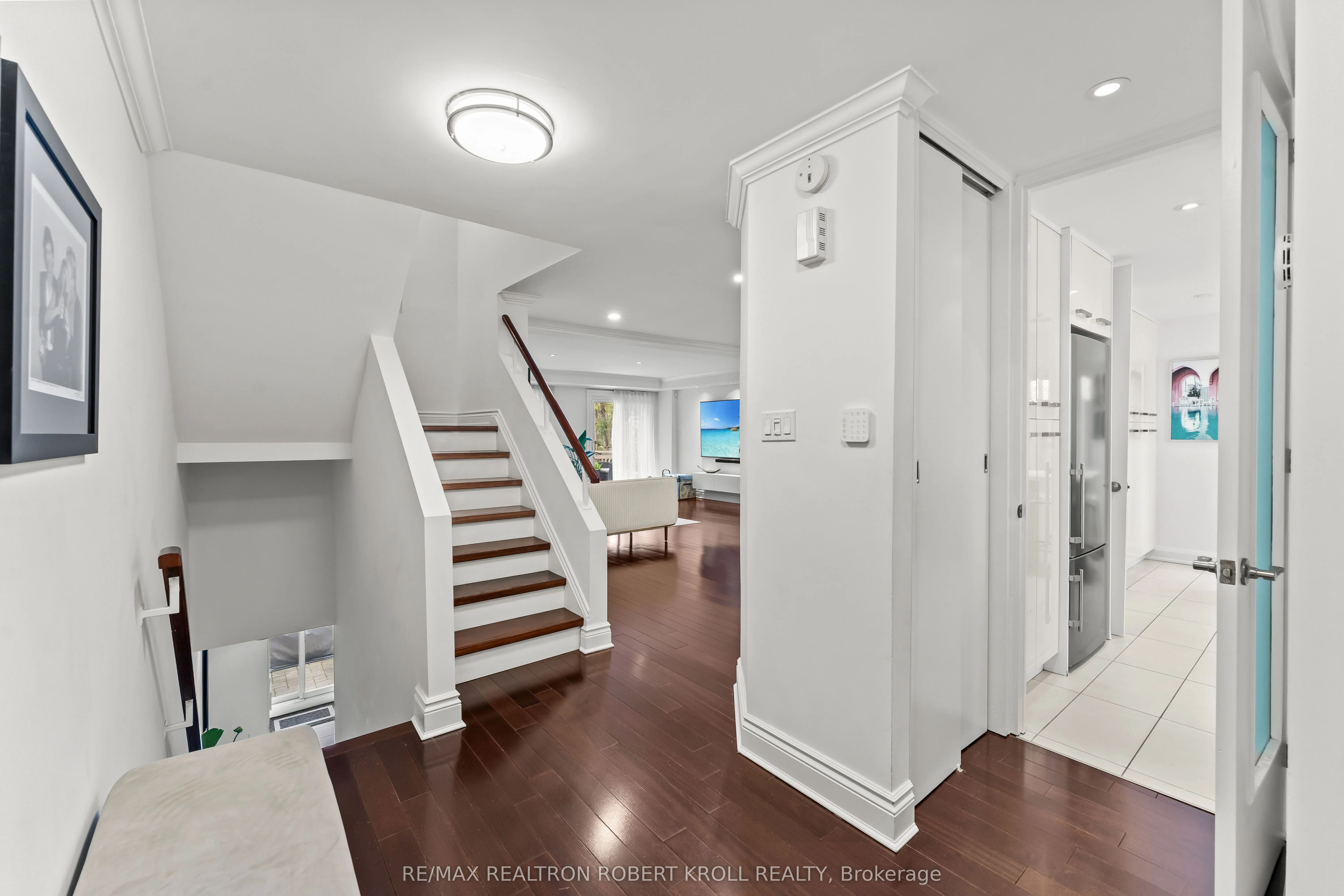 778 Avenue Road