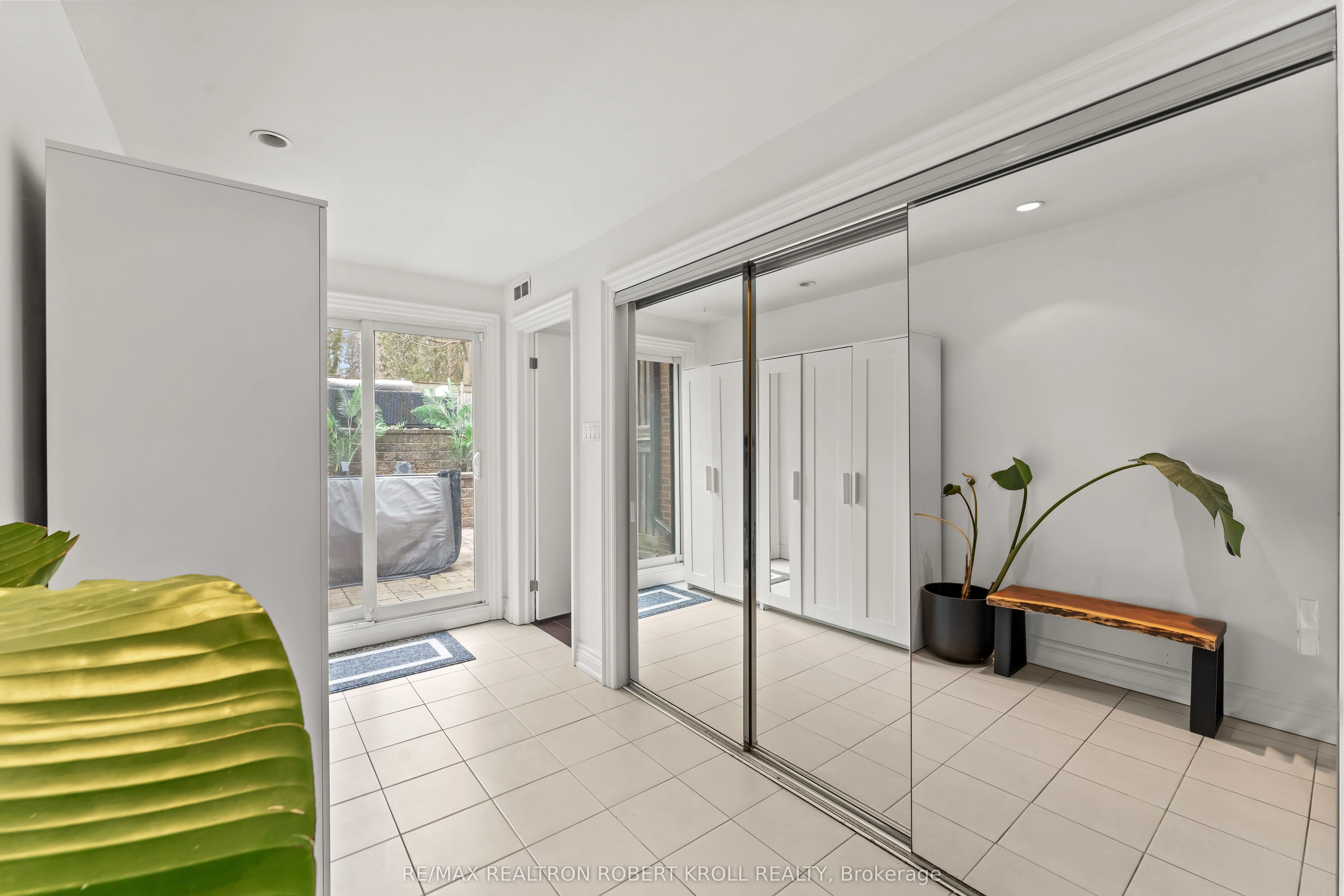778 Avenue Road