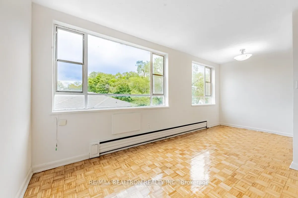 2895 Bathurst Street, #107