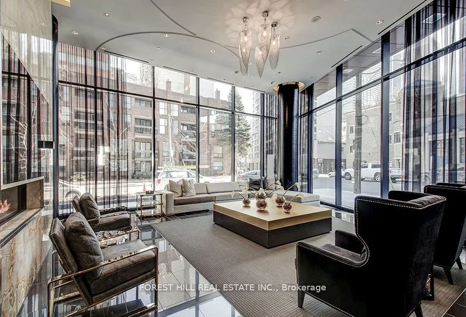 32 Davenport Road #306
