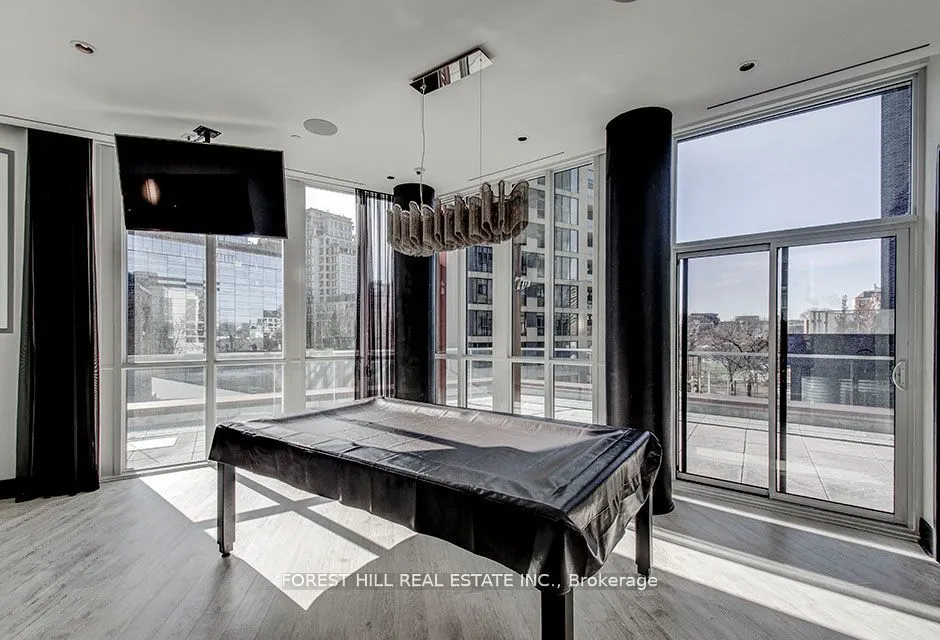 32 Davenport Road #306