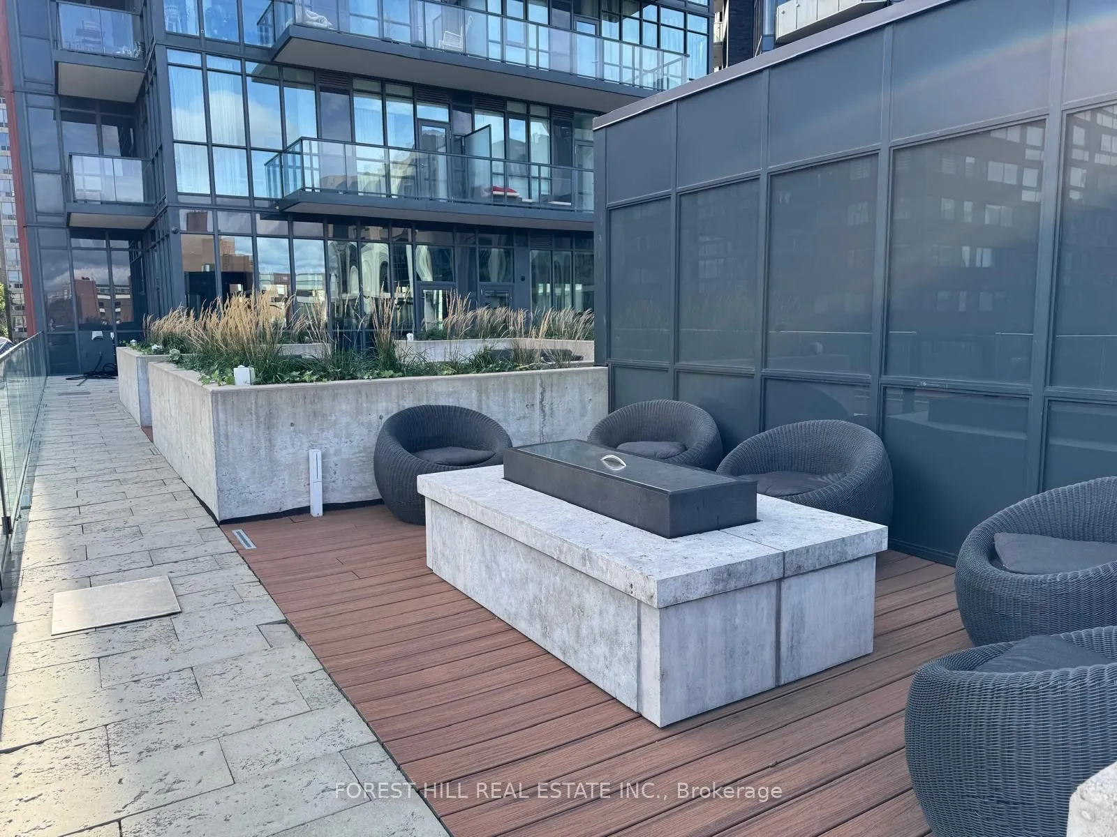 32 Davenport Road #306