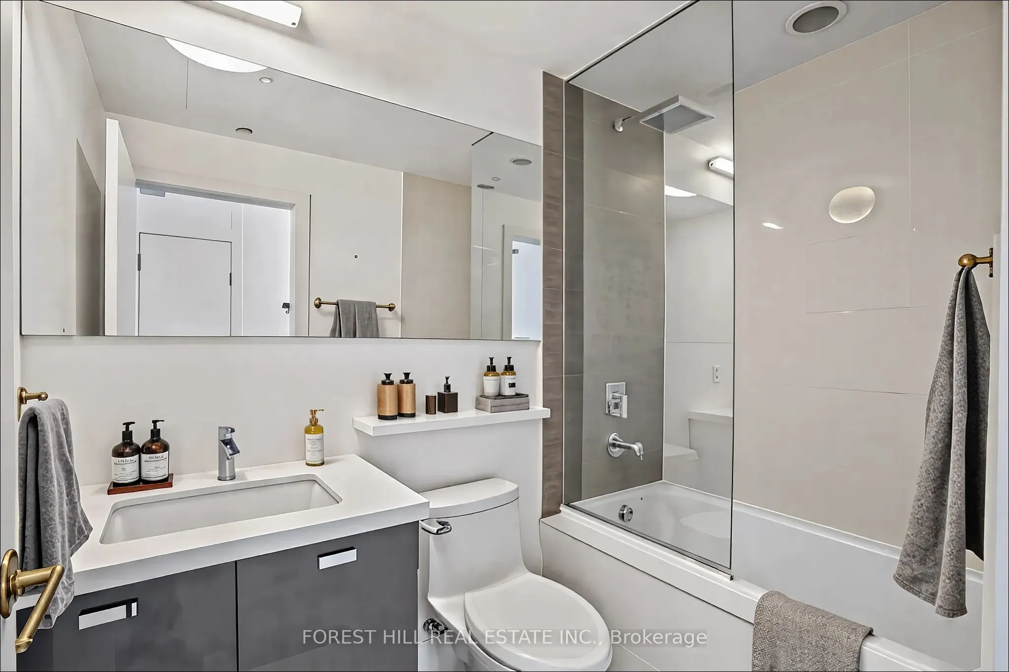 32 Davenport Road #306