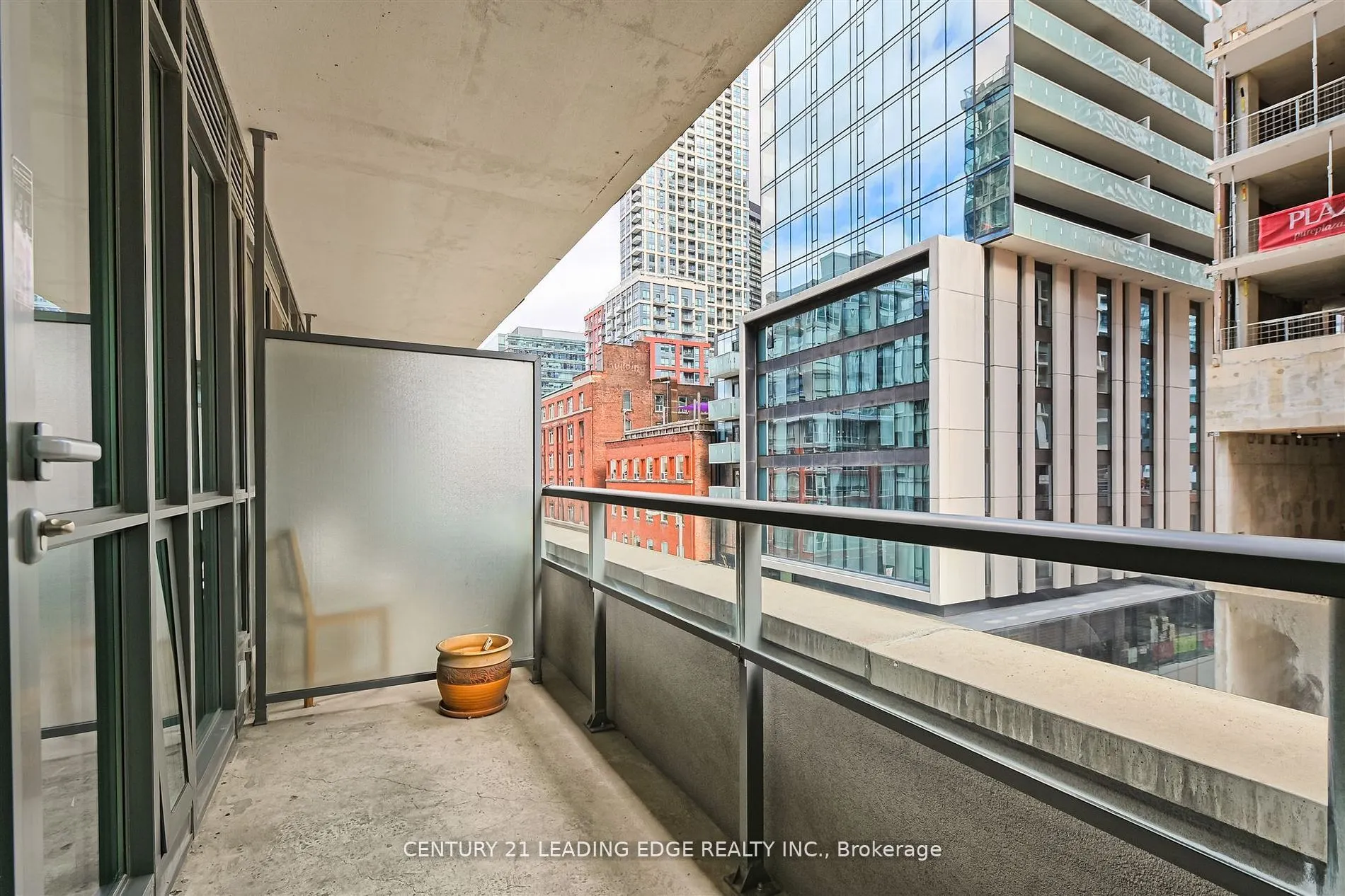 8 Charlotte Street, #405