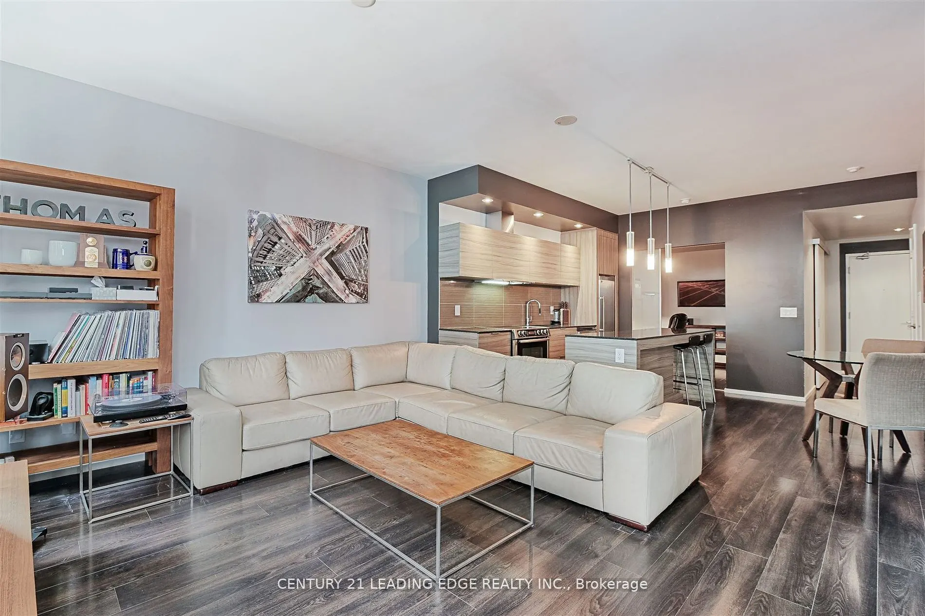 8 Charlotte Street, #405