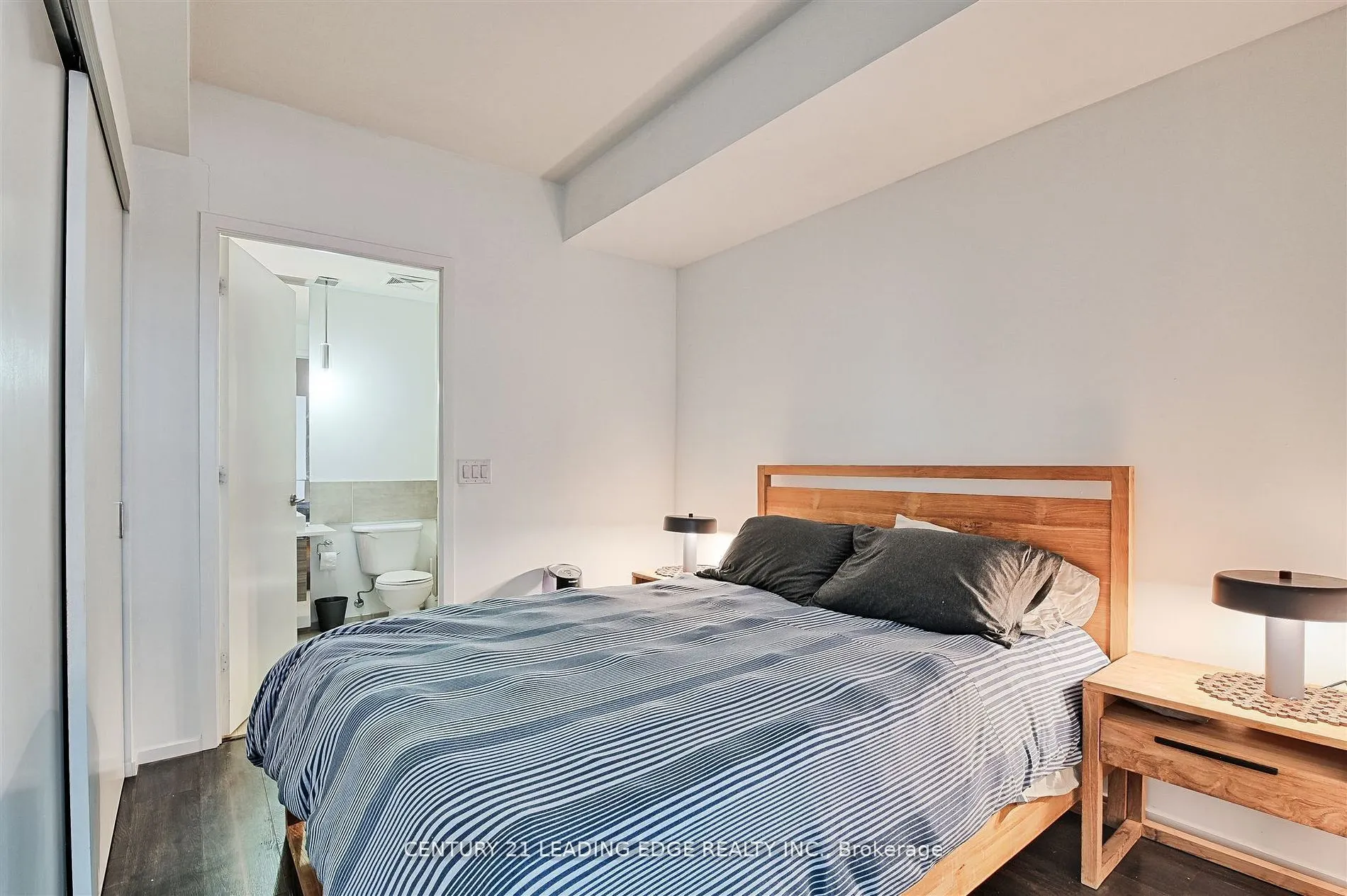 8 Charlotte Street, #405