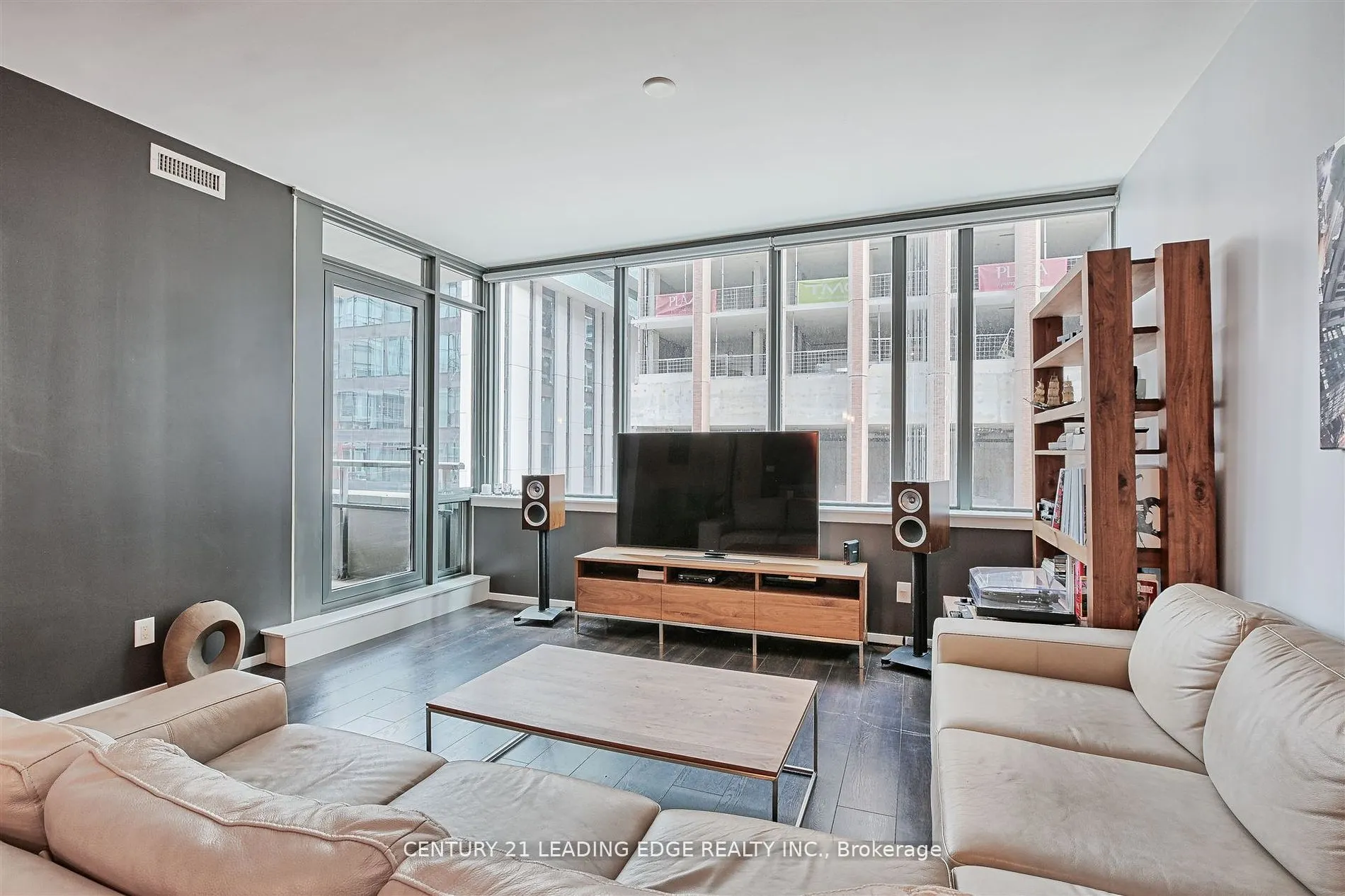 8 Charlotte Street, #405