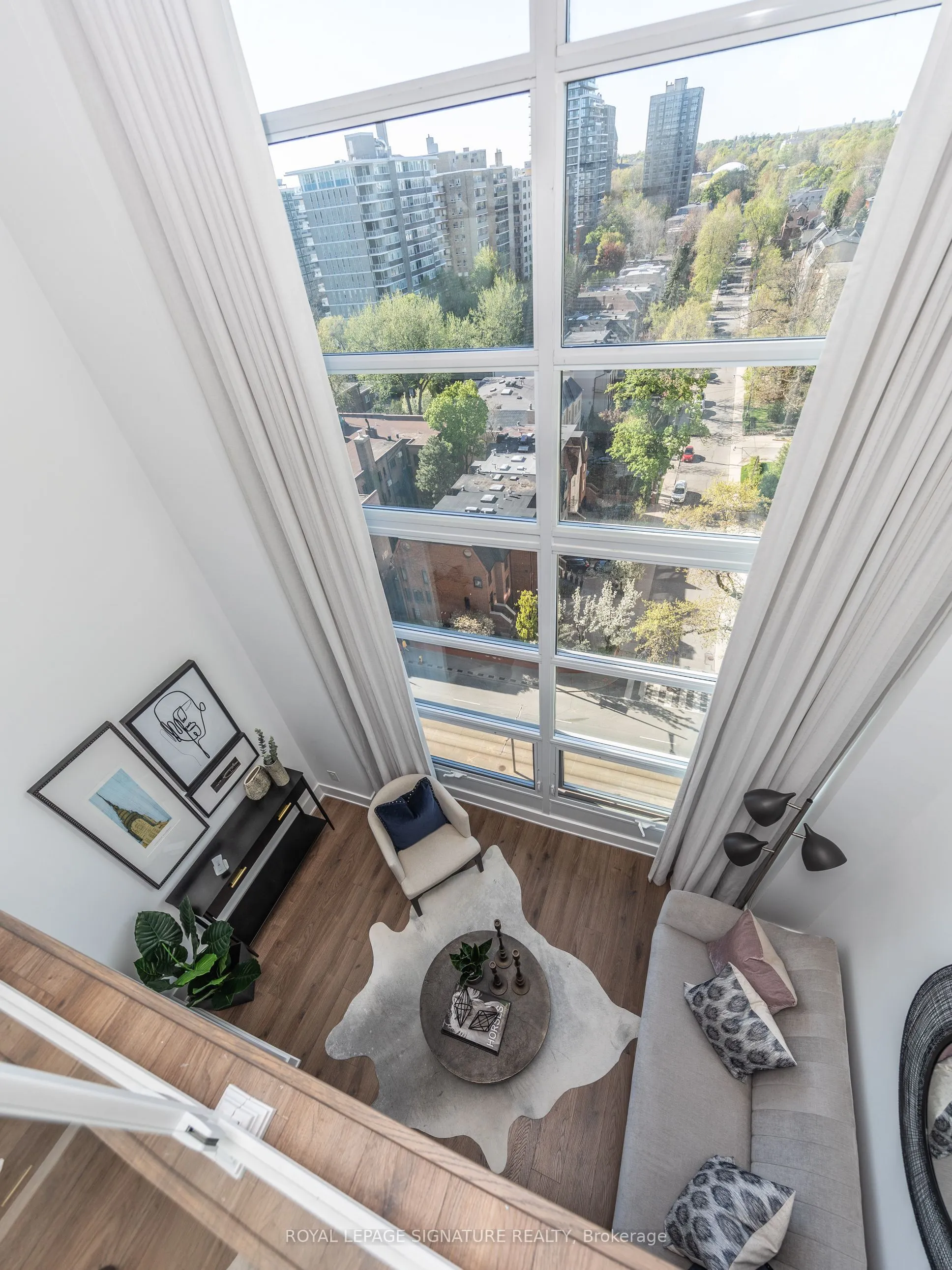 111 St Clair Avenue W, #925
