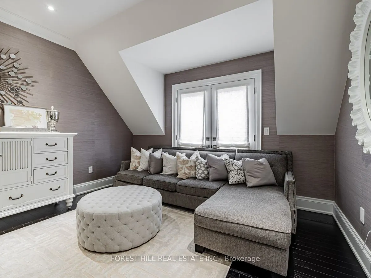 17 Hillholm Road