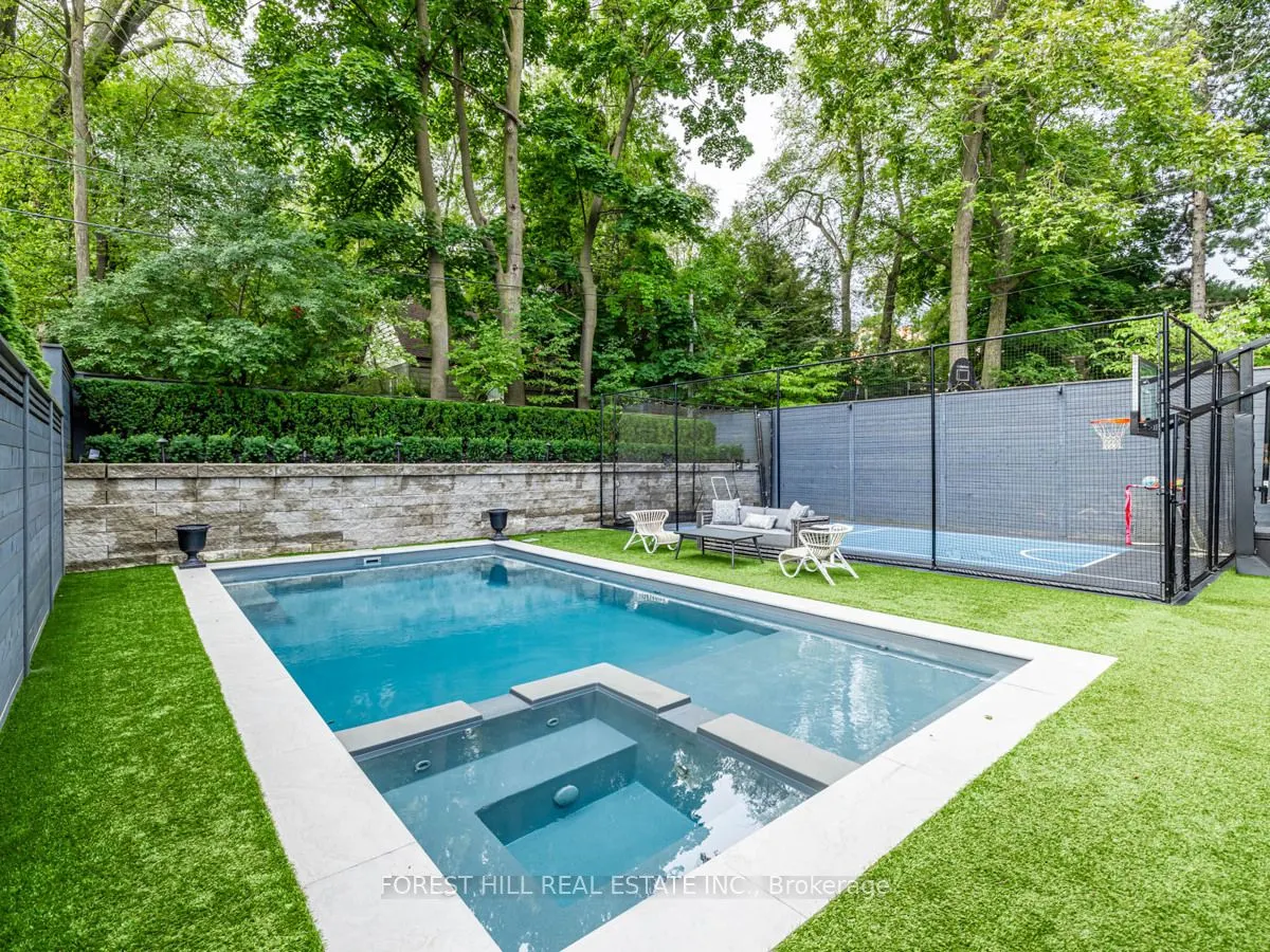 17 Hillholm Road