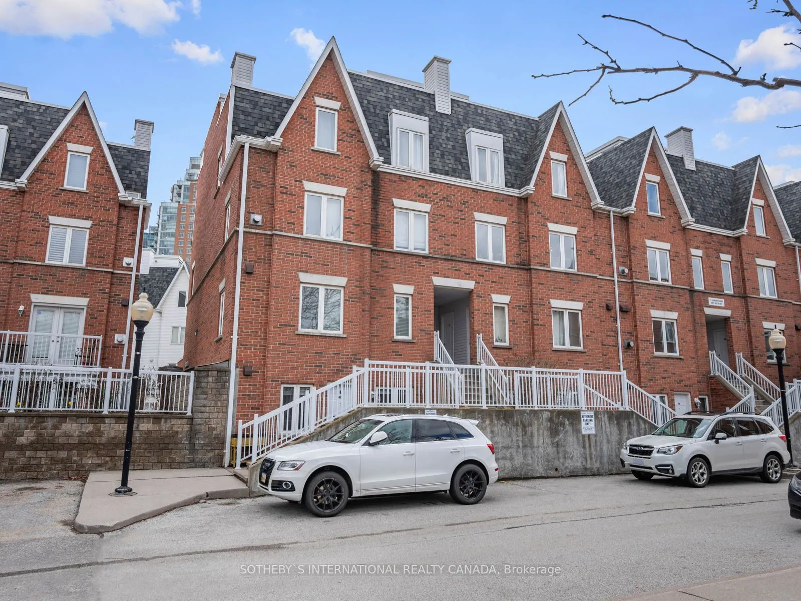 12 Sudbury Street, #802