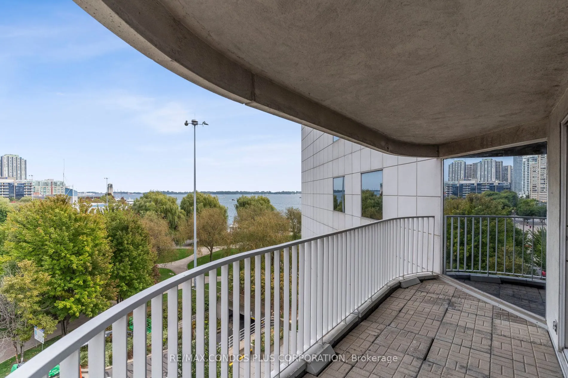 401 Queens Quay W, #512