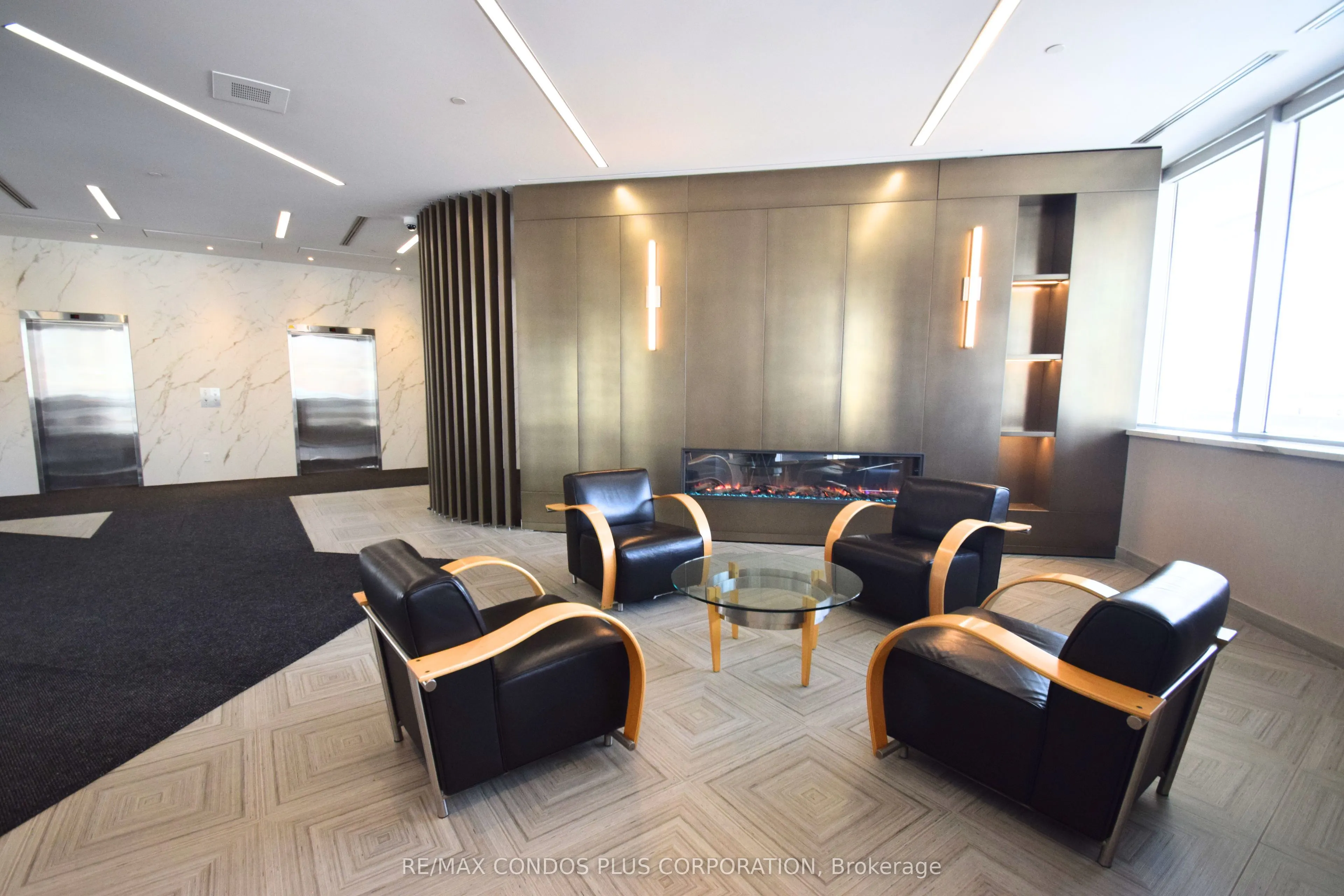 401 Queens Quay W, #512