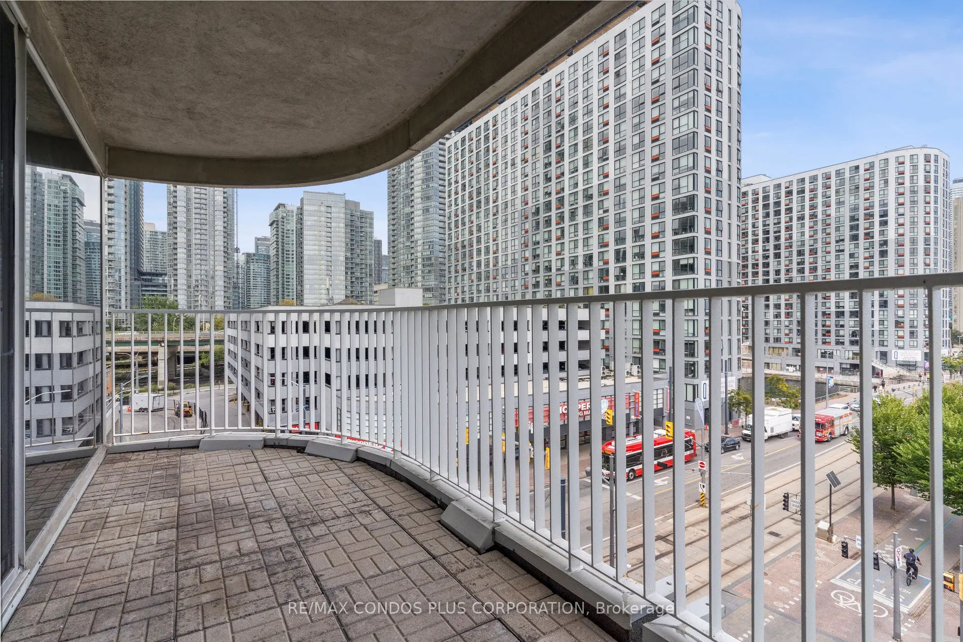 401 Queens Quay W, #512