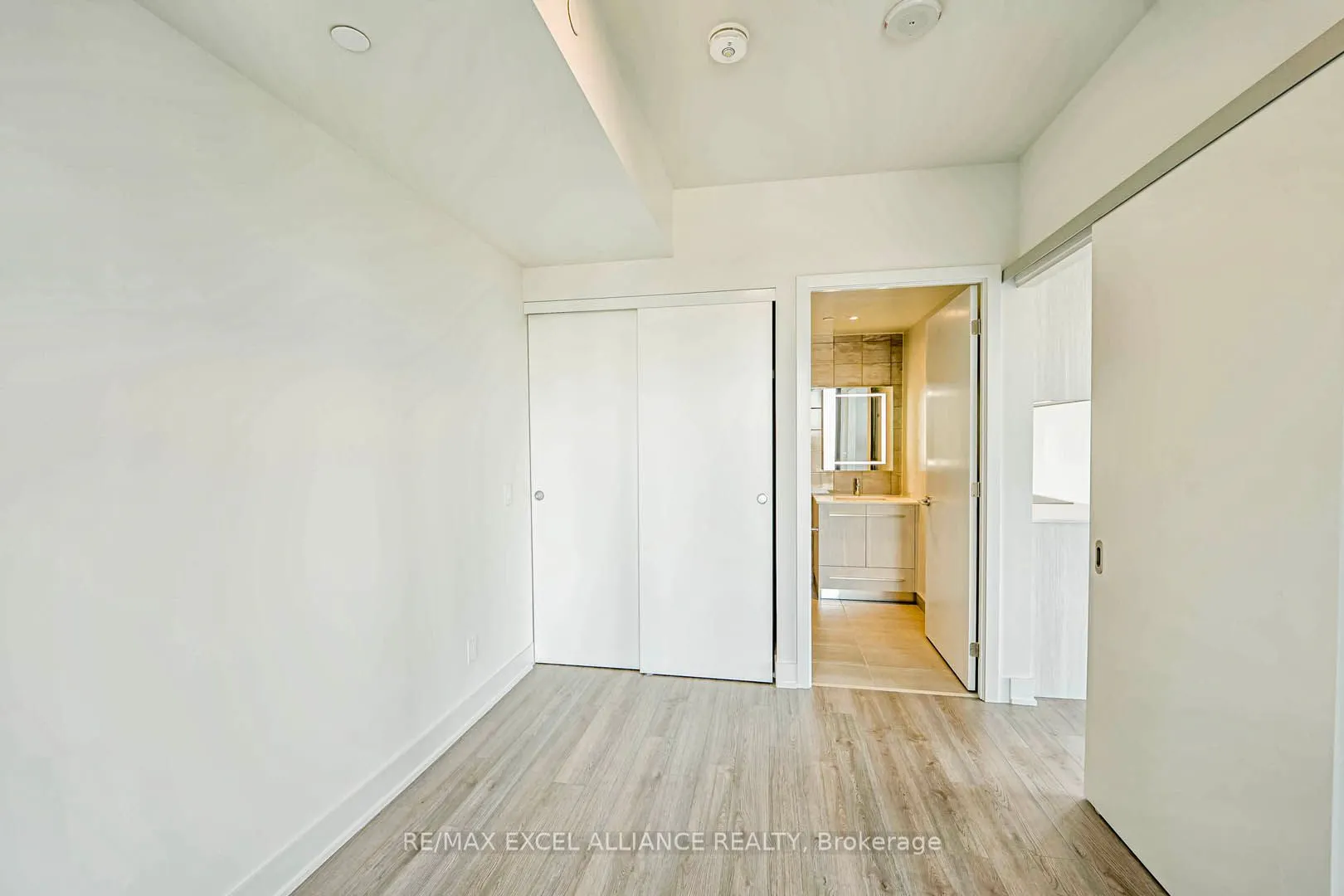 8 Cumberland Street, #2302