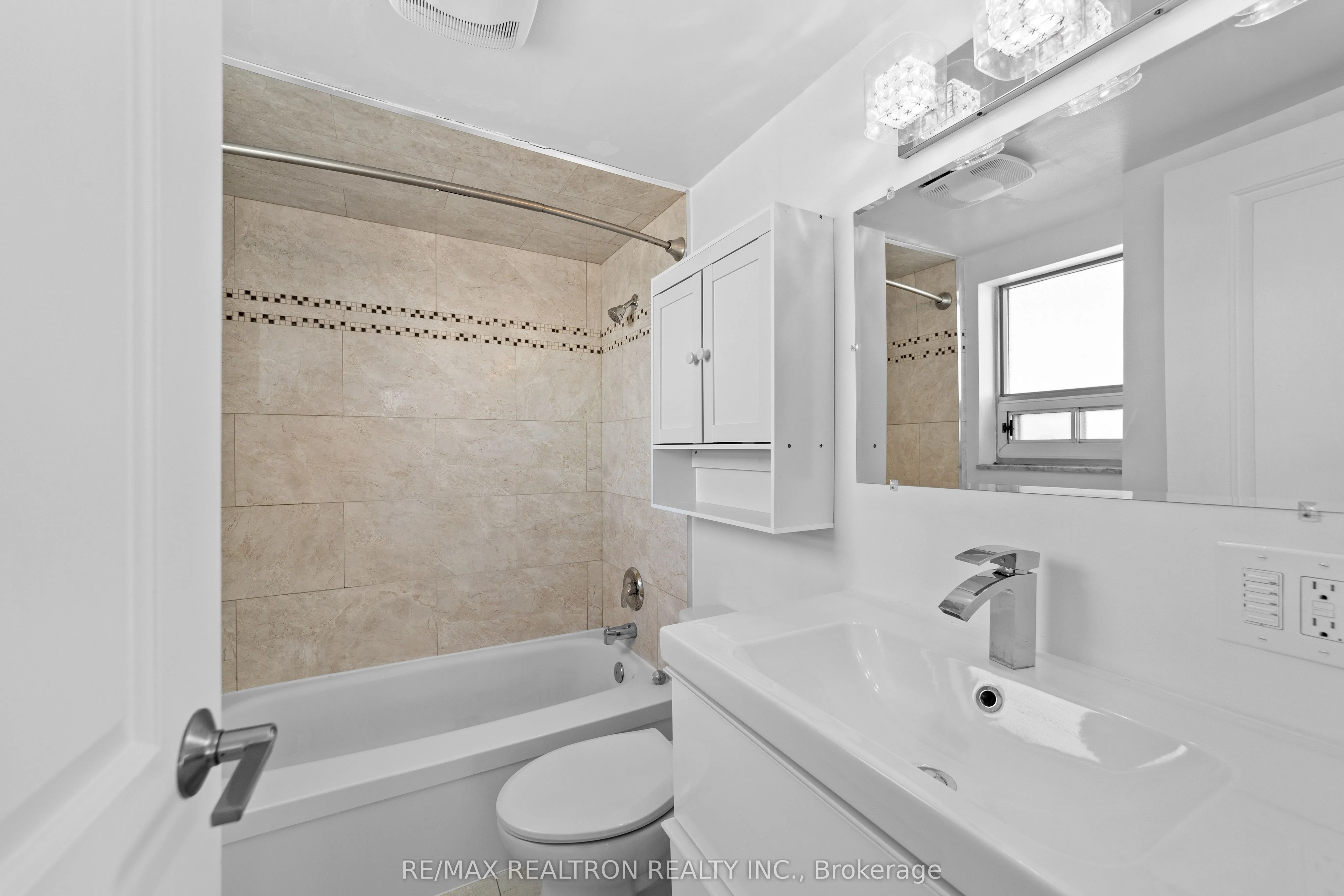 130 Neptune Drive, #702