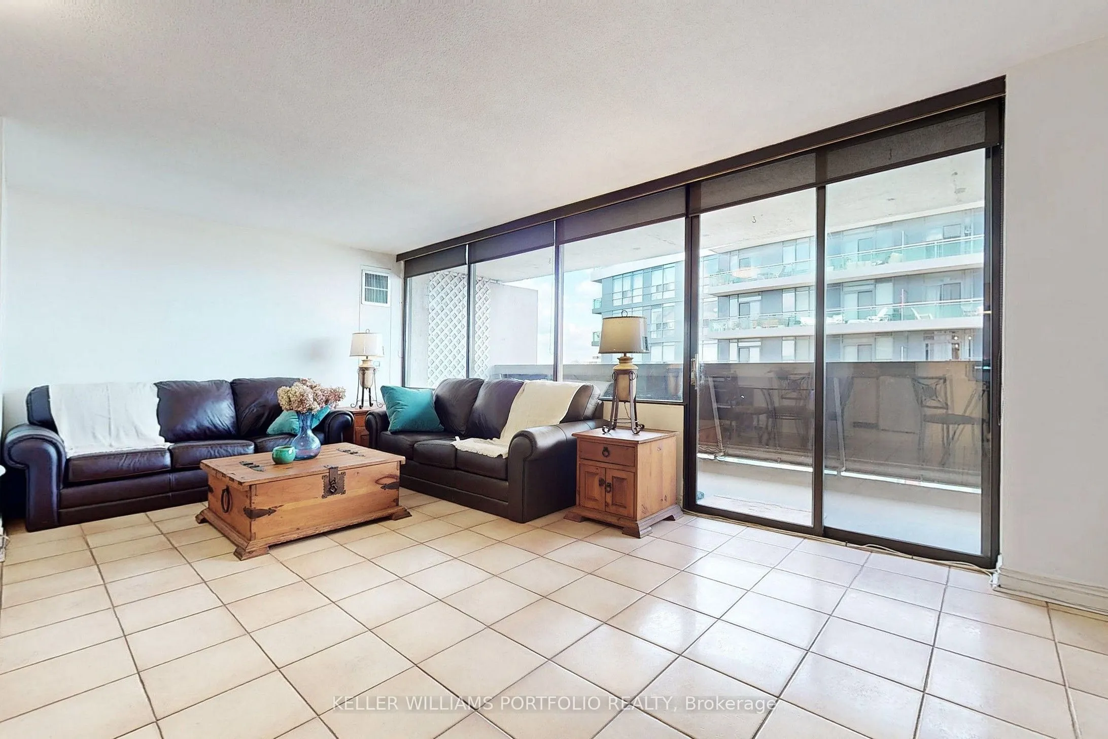 720 Spadina Avenue, #1510