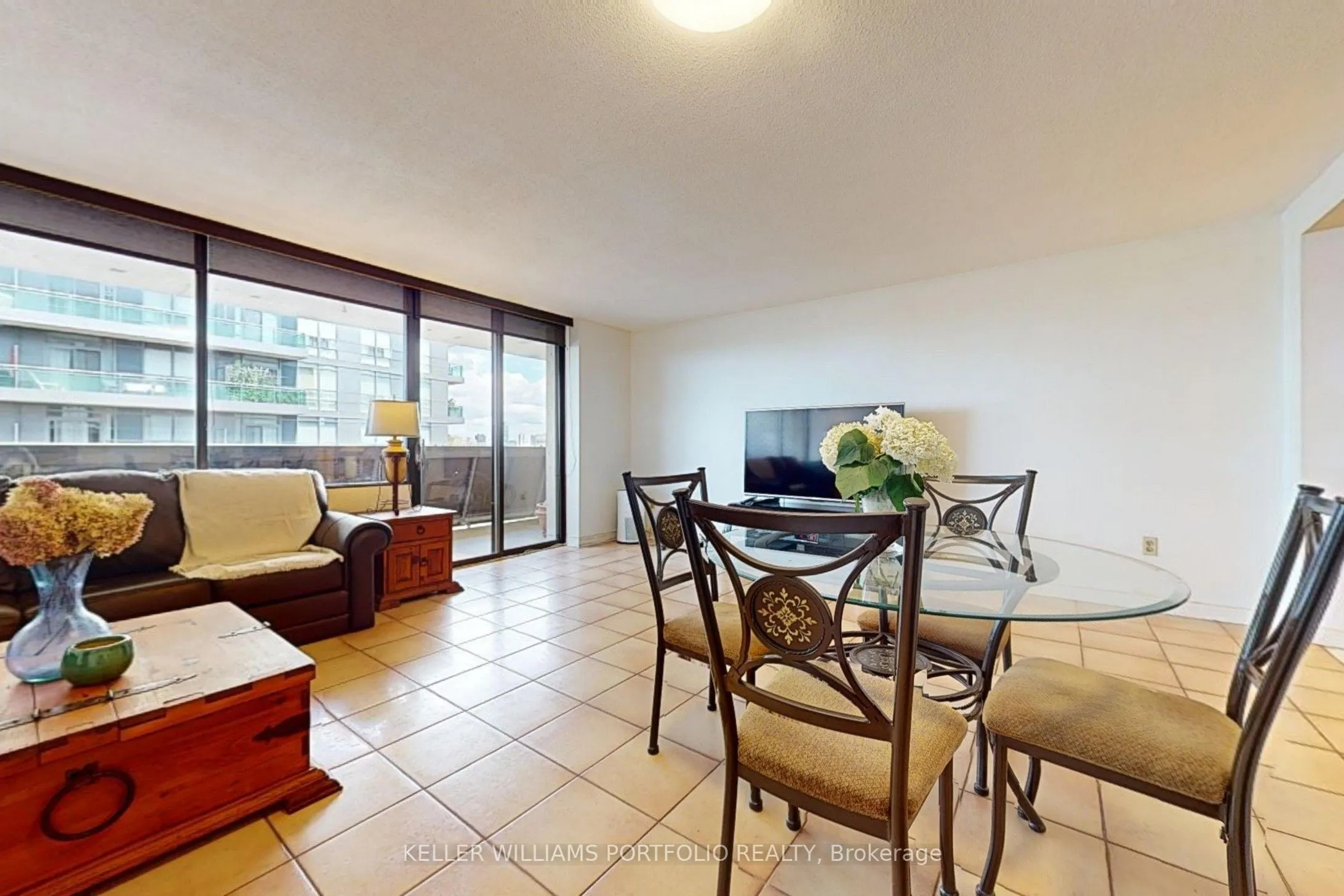 720 Spadina Avenue, #1510