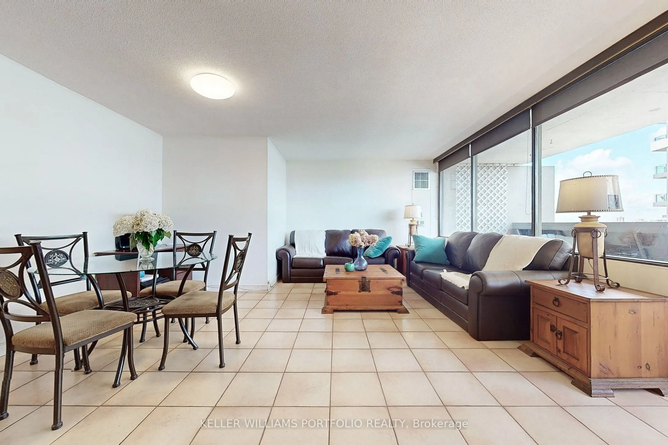 720 Spadina Avenue, #1510
