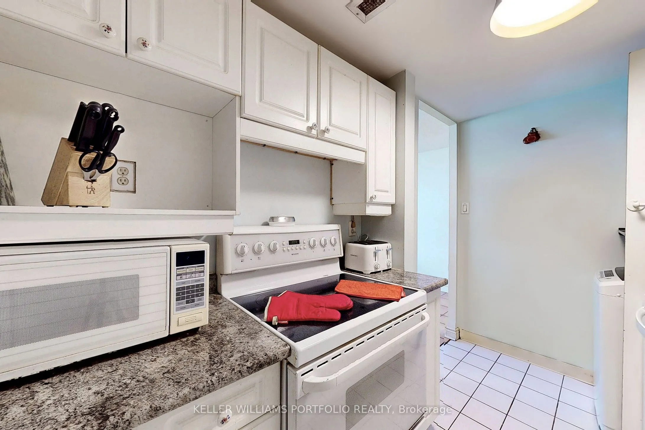 720 Spadina Avenue, #1510