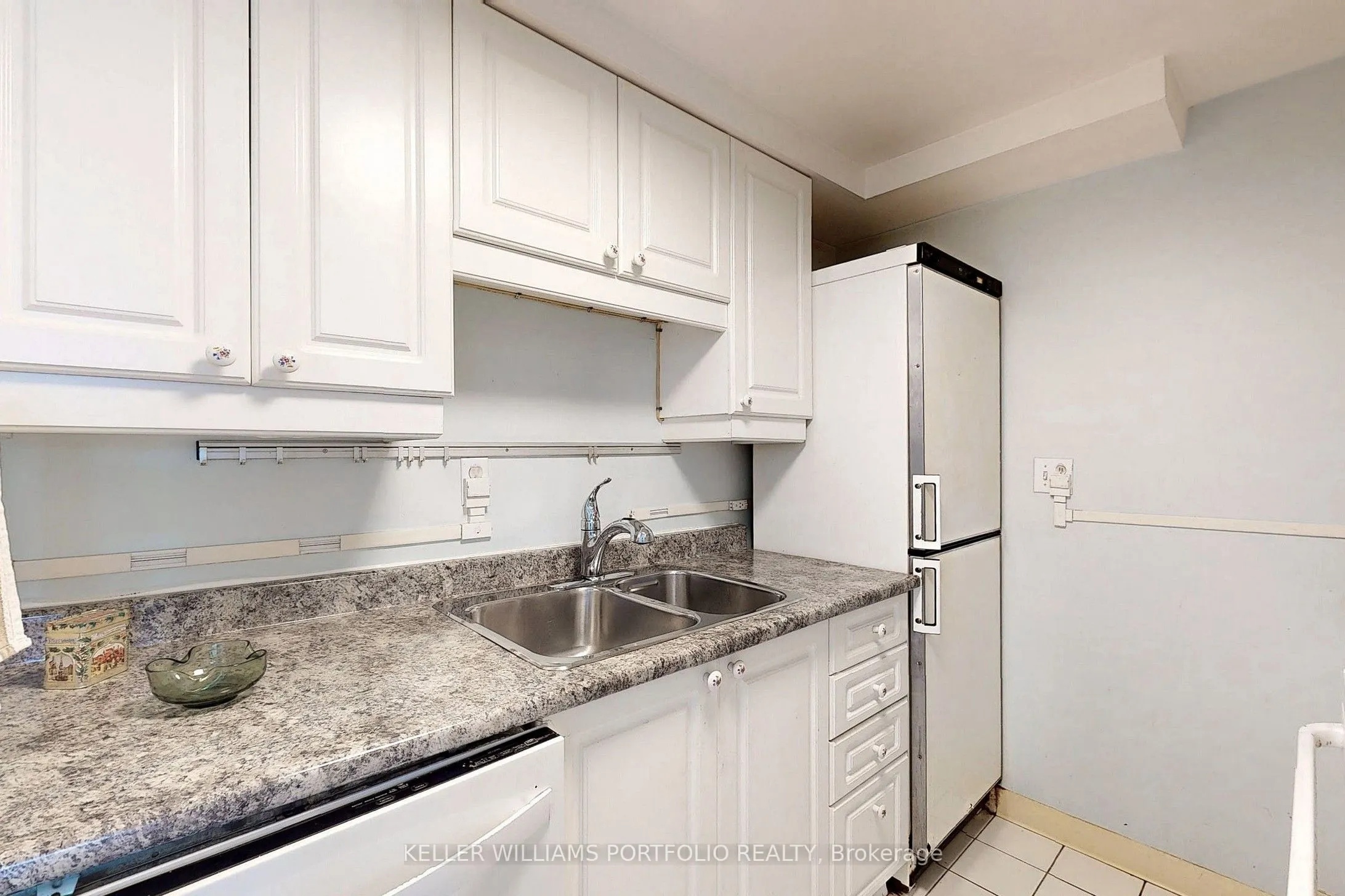 720 Spadina Avenue, #1510