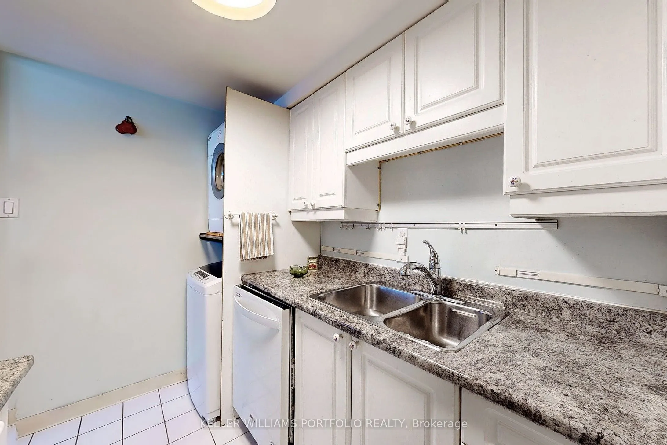 720 Spadina Avenue, #1510