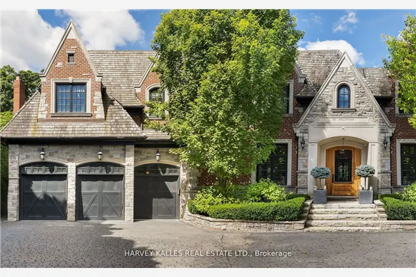 76 Arjay Crescent