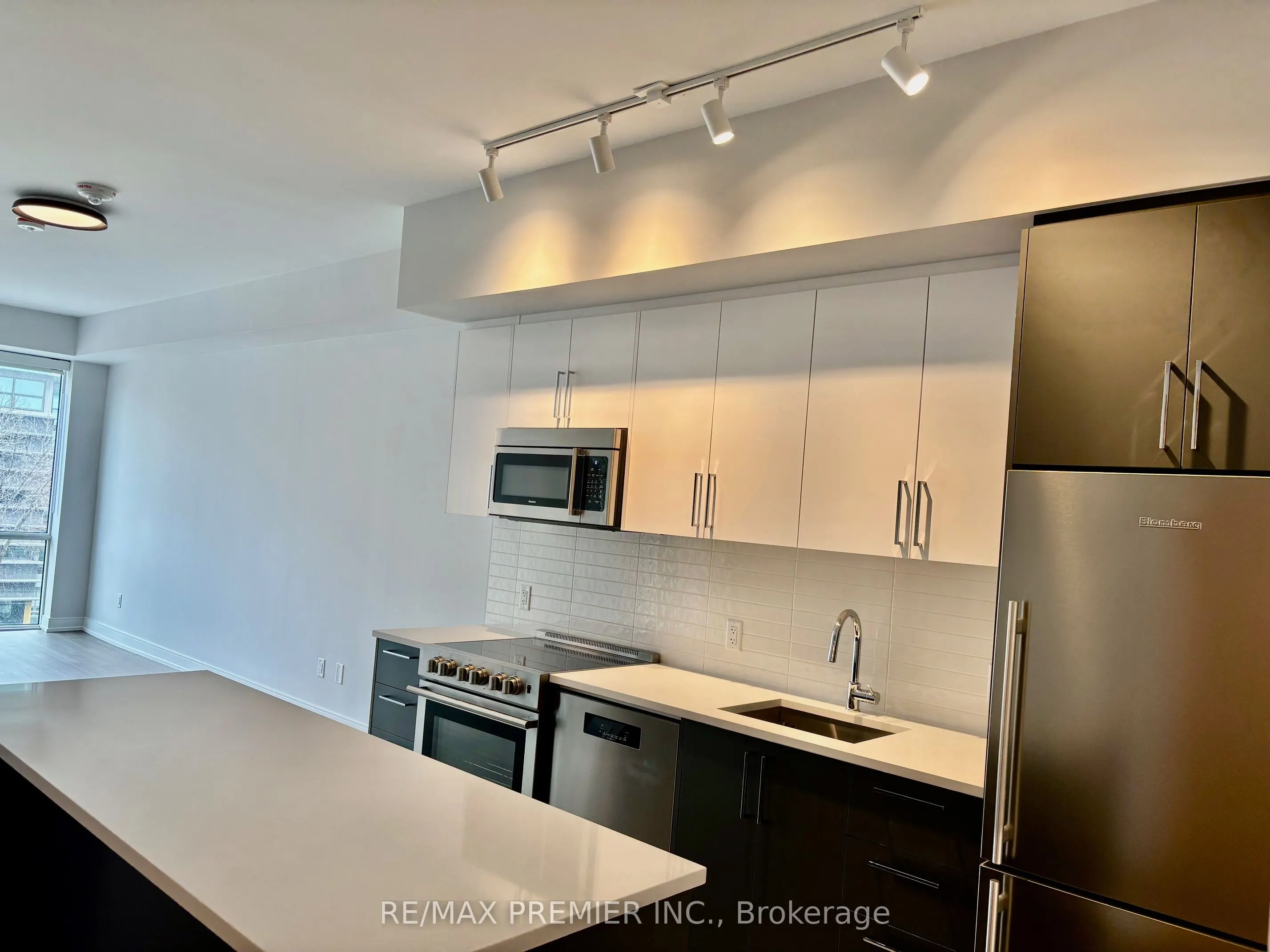 664 Spadina Avenue #505