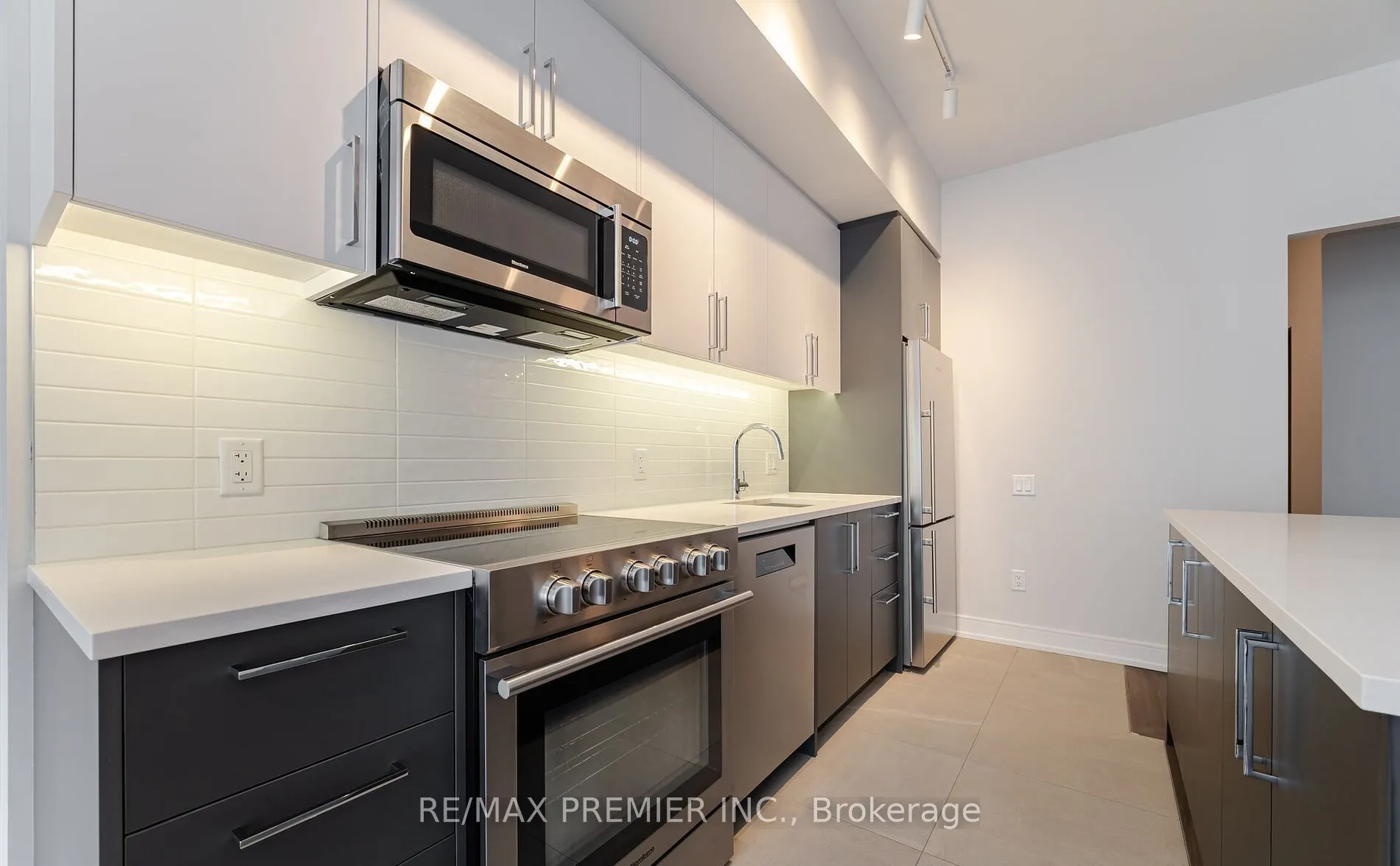 664 Spadina Avenue #505