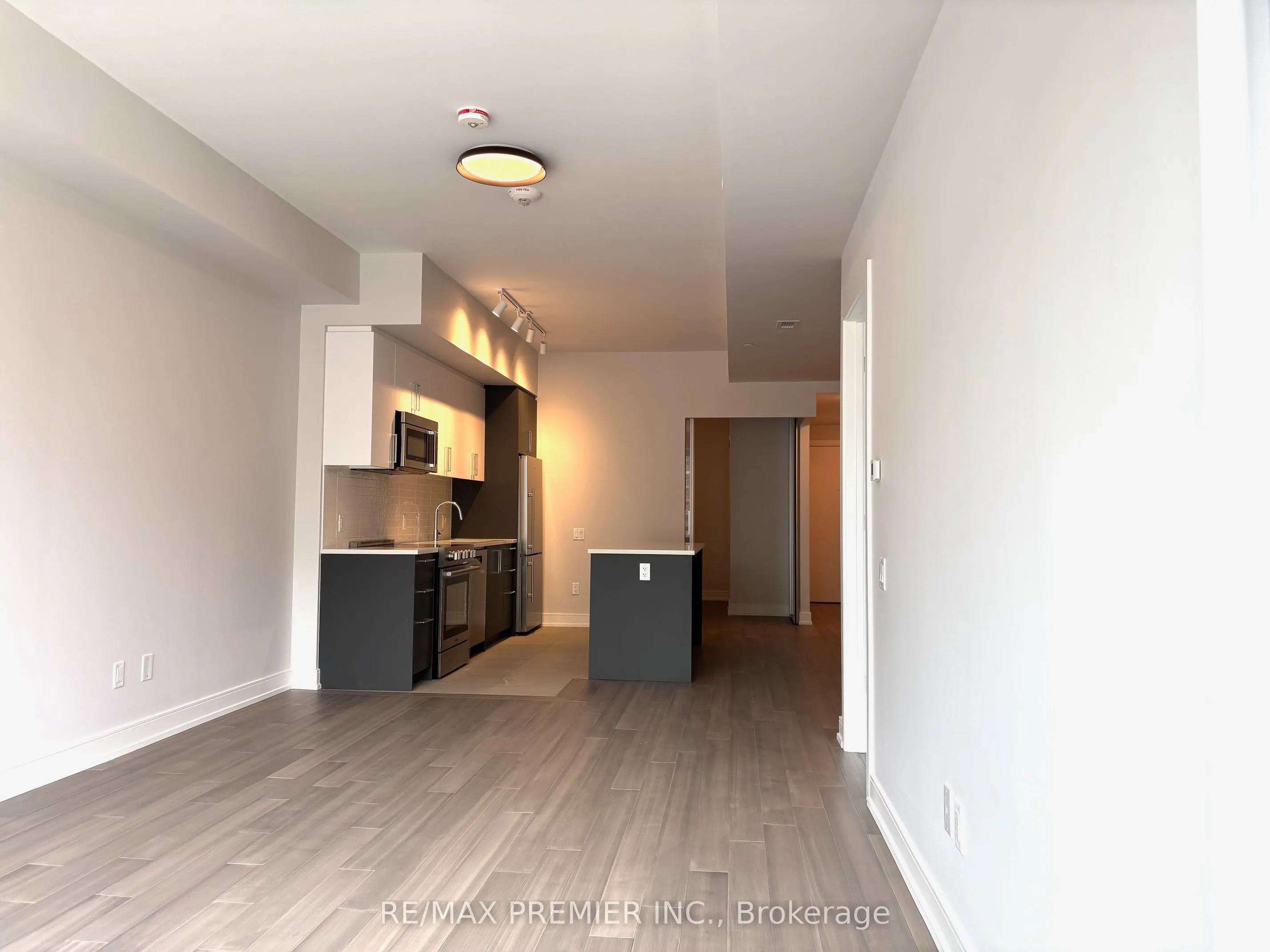 664 Spadina Avenue #505