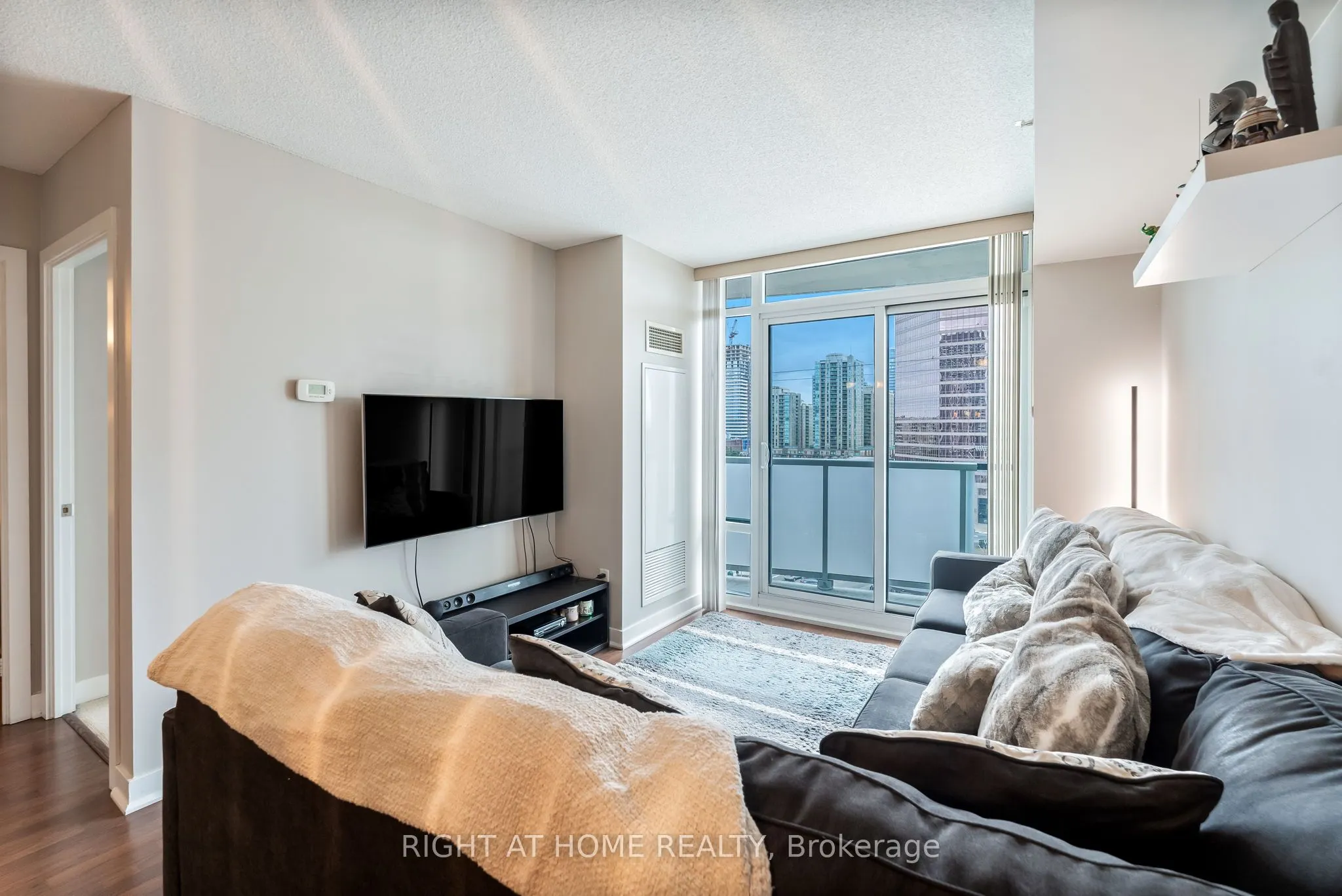 5740 Yonge Street, #1010