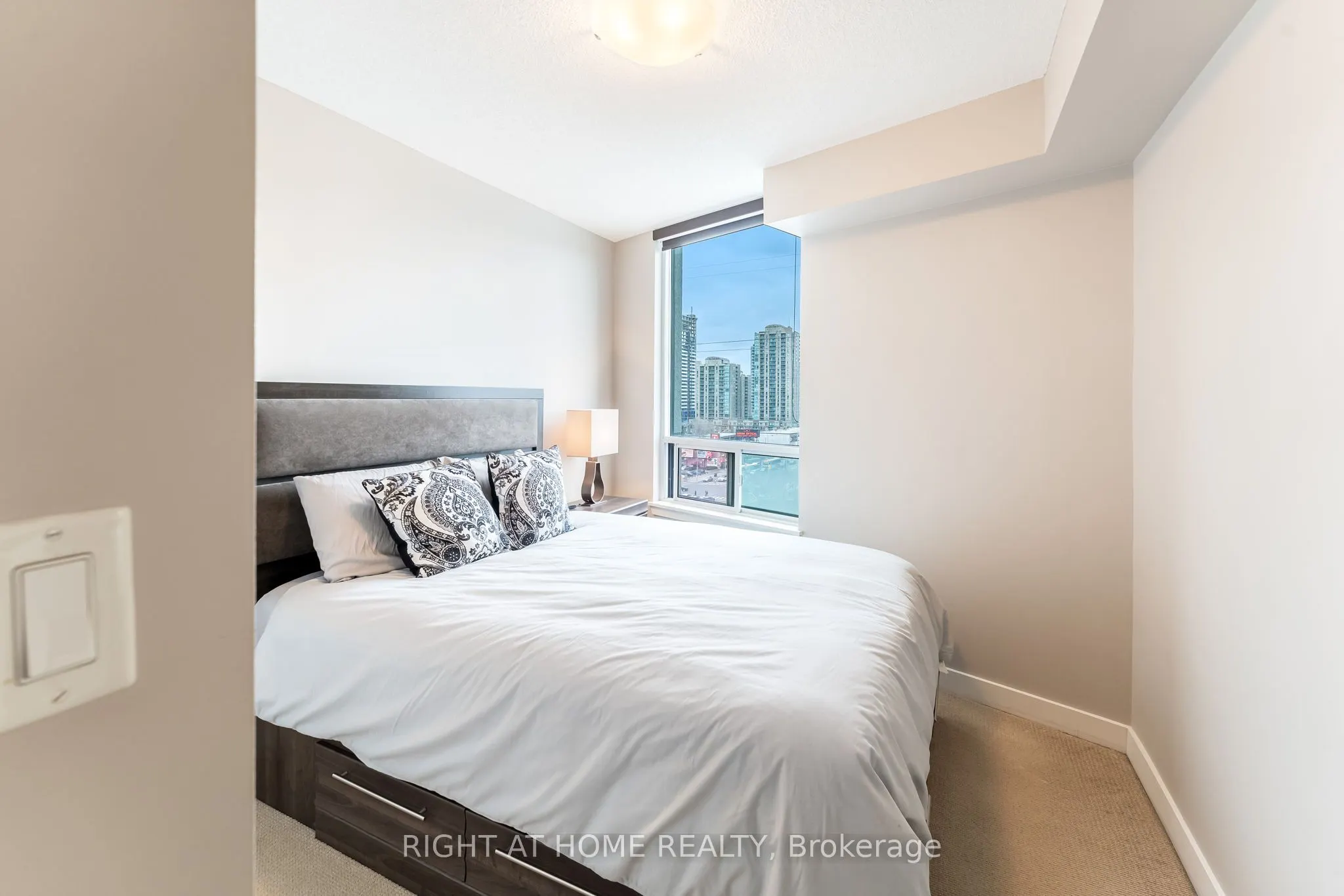 5740 Yonge Street, #1010