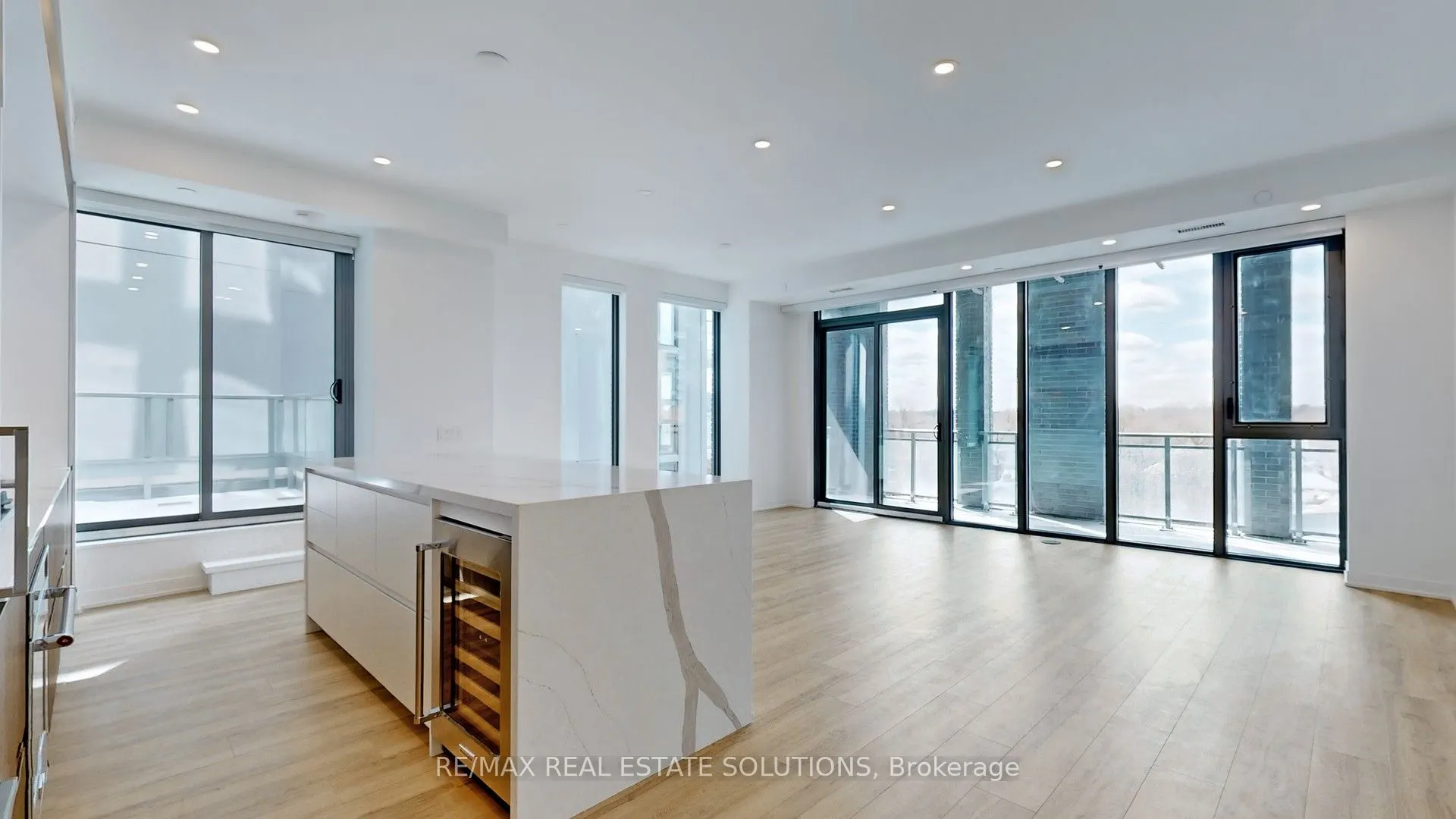 1 Hillsdale Avenue W #706