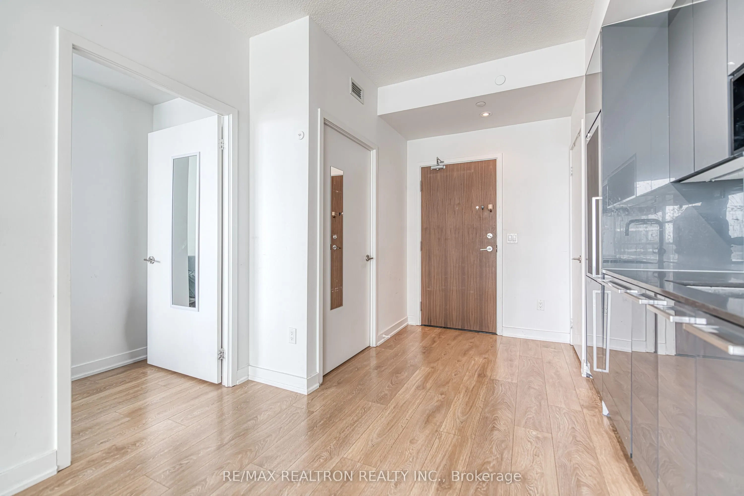 115 Mcmahon Drive #2606