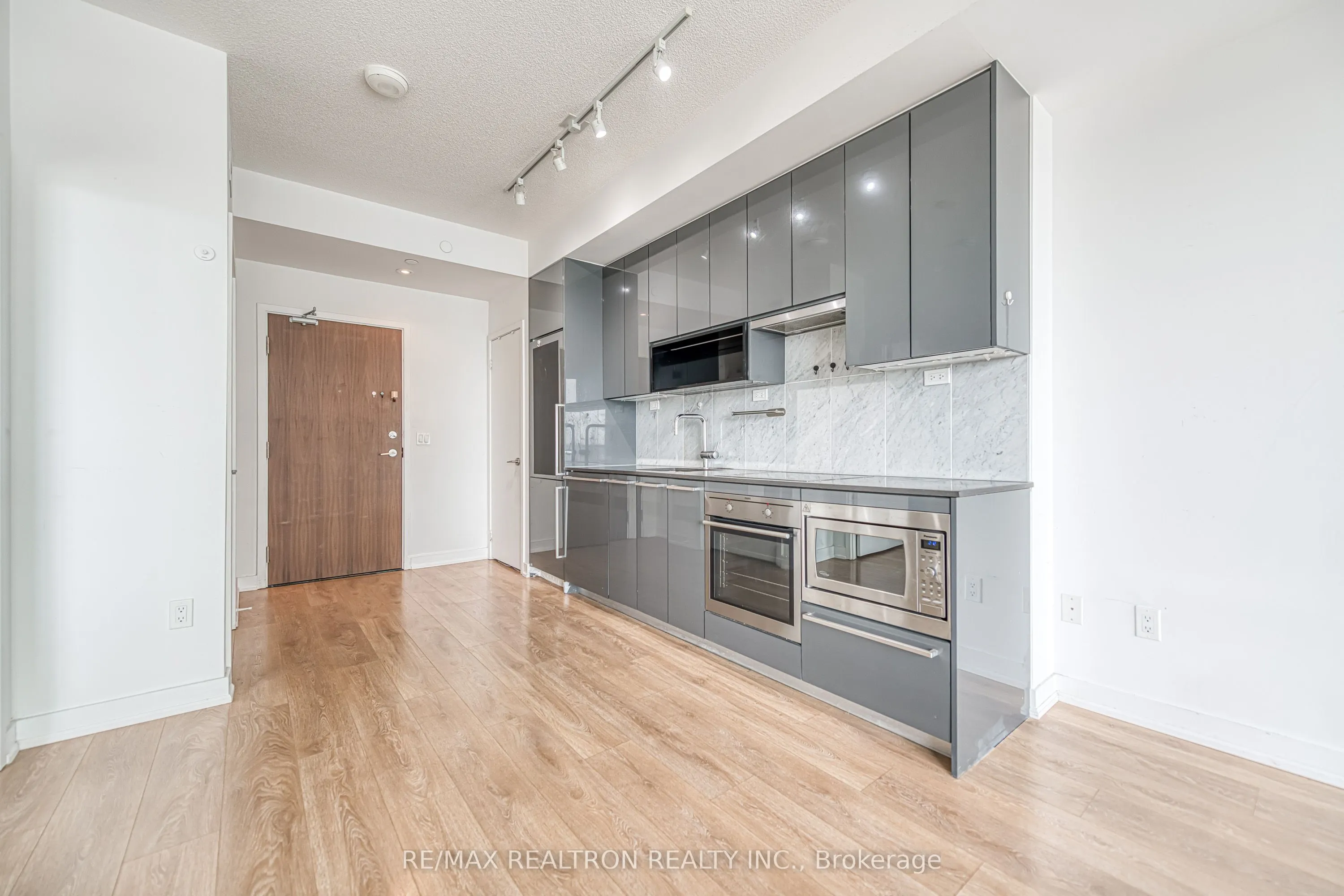 115 Mcmahon Drive #2606